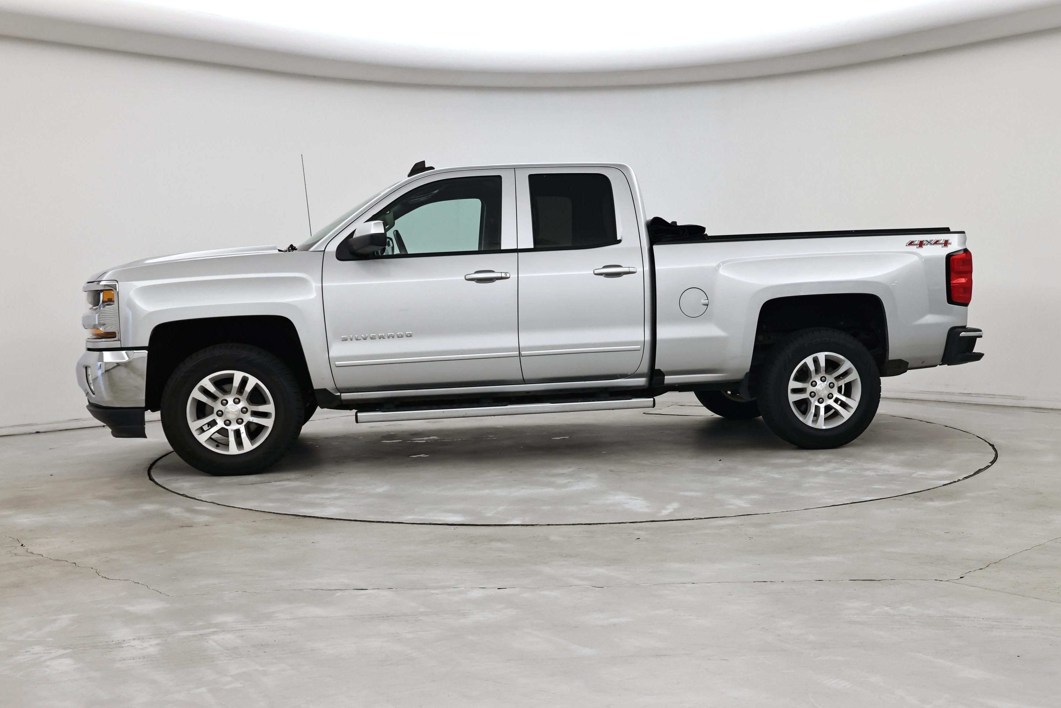 Thumbnail: 2017 Chevrolet Silverado 1500 - 3
