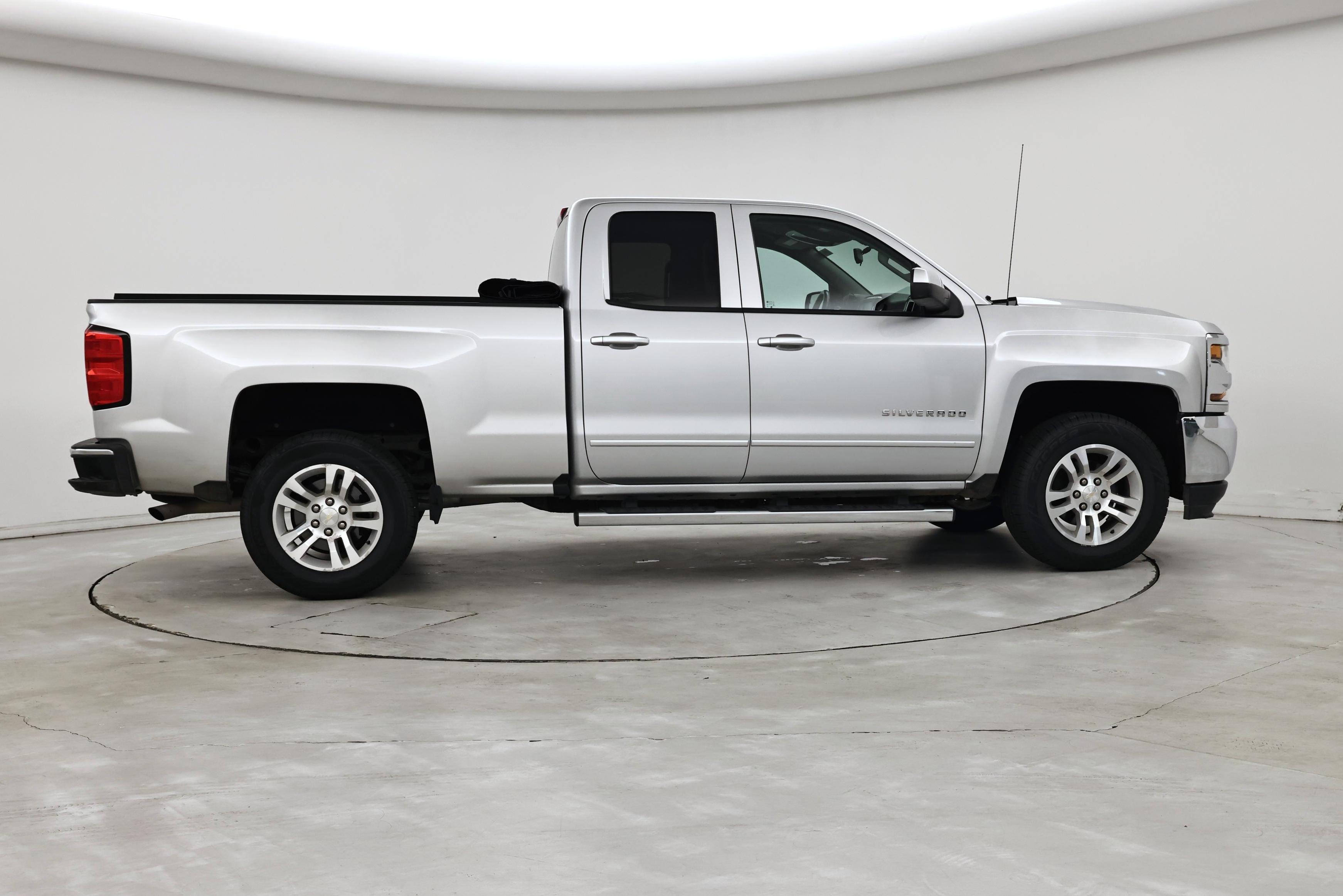 Thumbnail: 2017 Chevrolet Silverado 1500 - 7