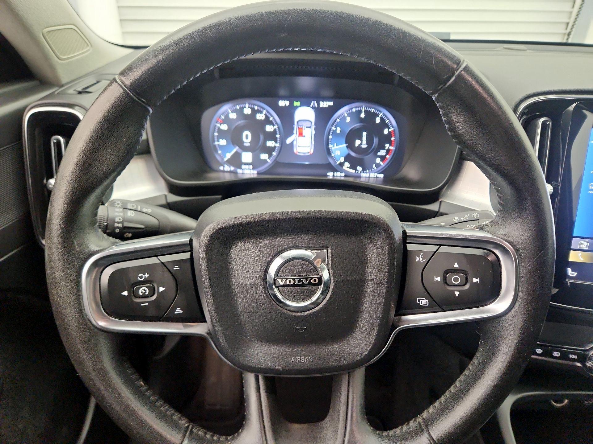 Thumbnail: 2019 Volvo XC40 - 10