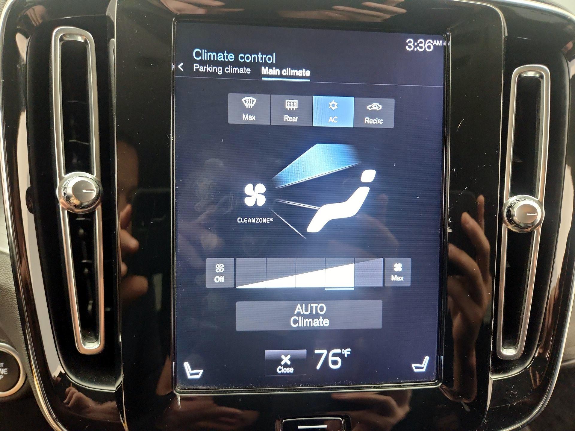 Thumbnail: 2019 Volvo XC40 - 17