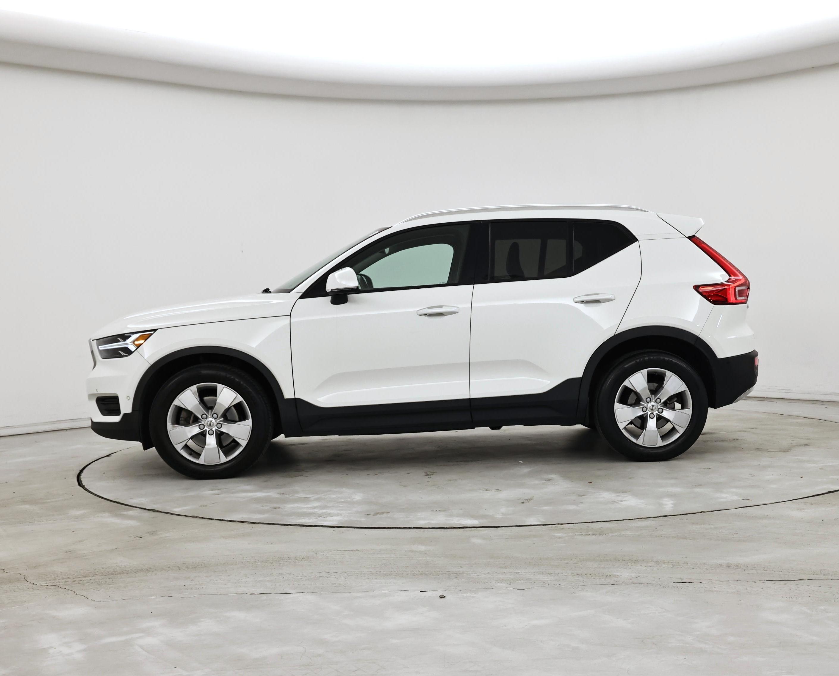 Thumbnail: 2019 Volvo XC40 - 3