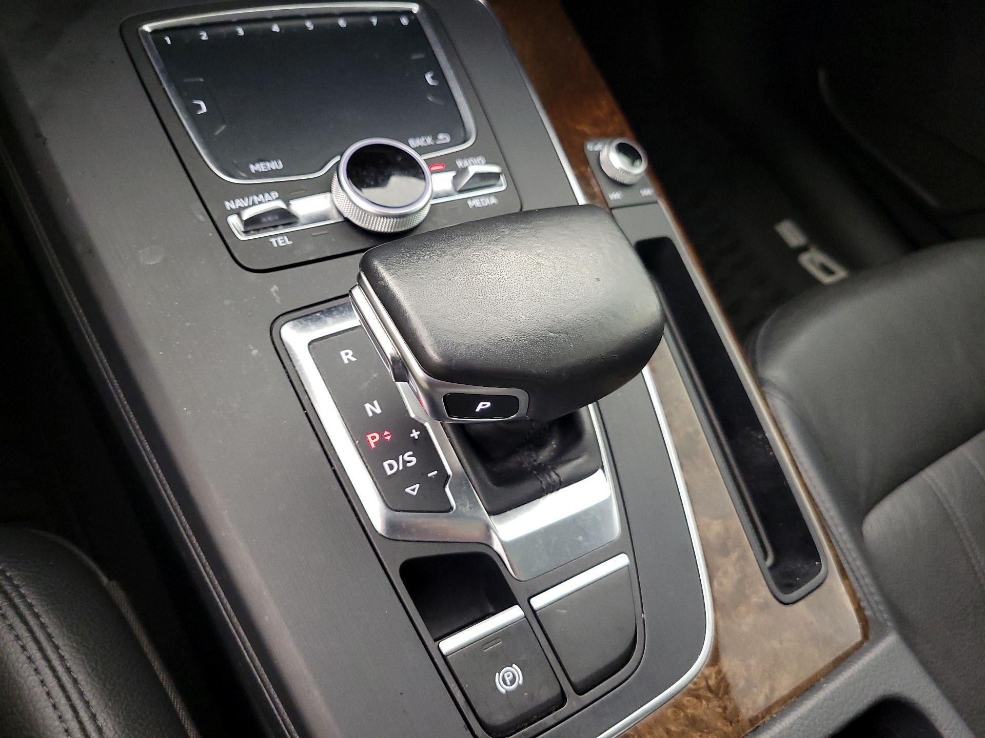 Thumbnail: 2018 Audi Q5 - 18