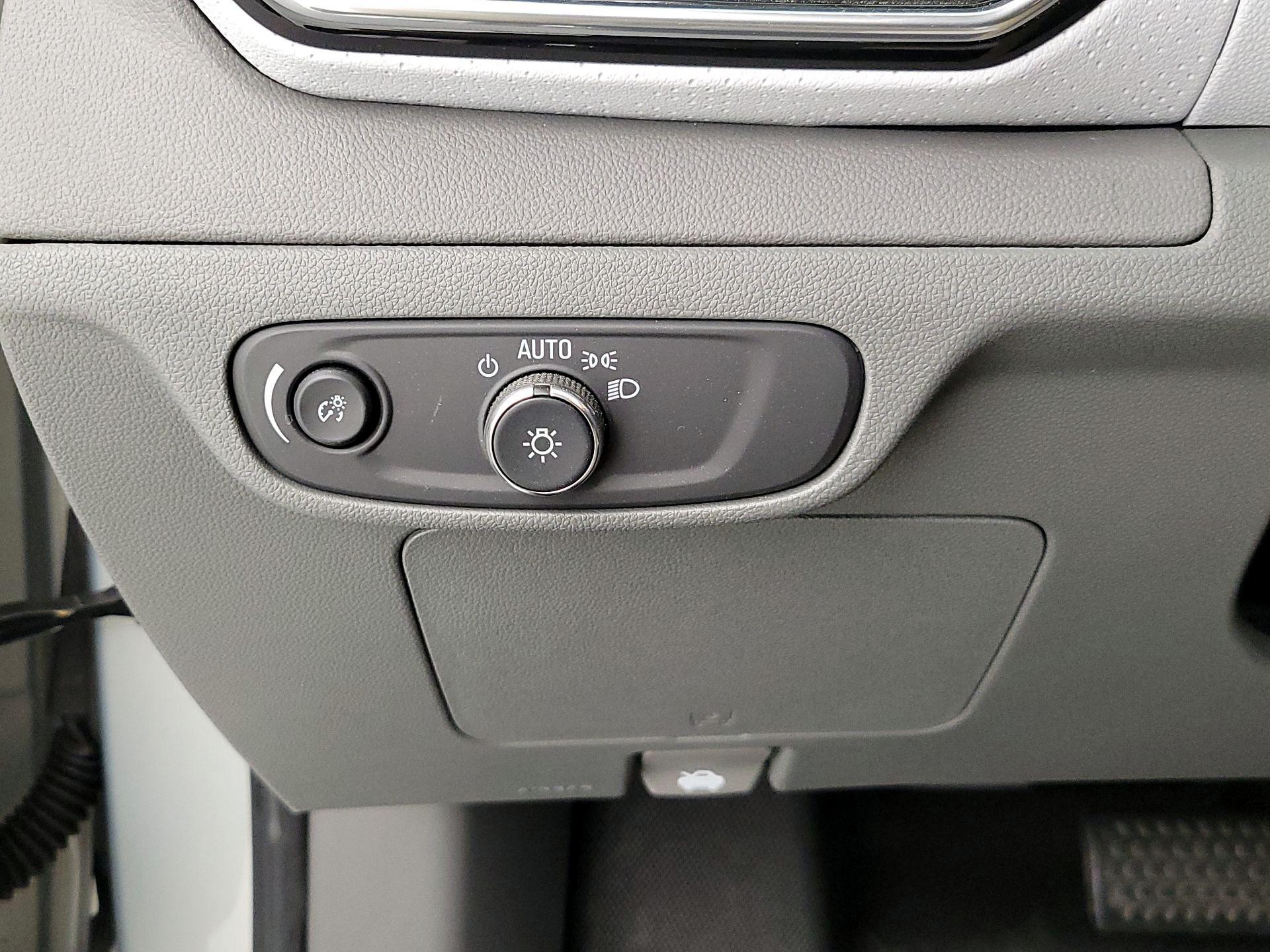 Thumbnail: 2023 Chevrolet Bolt EUV - 13