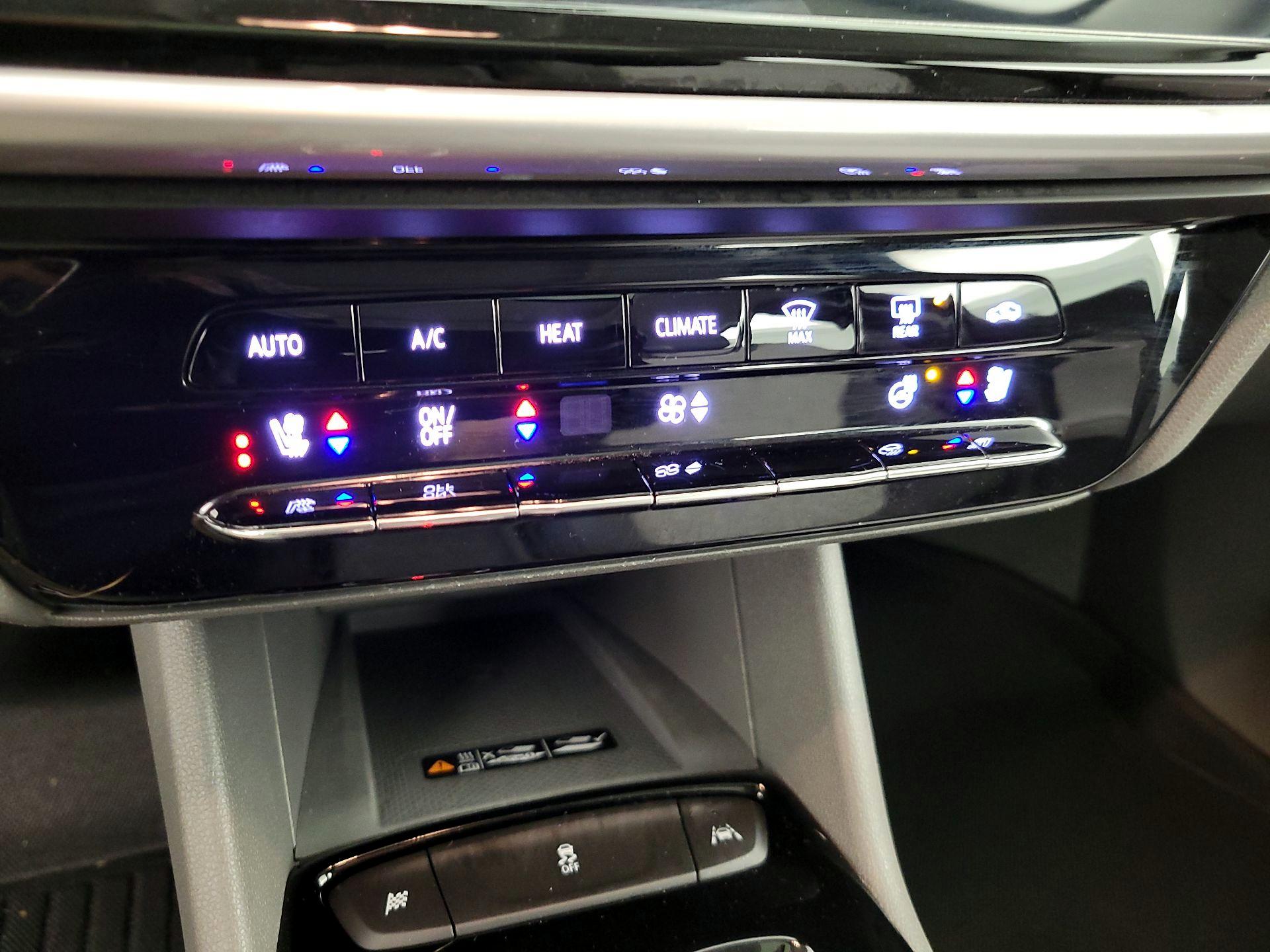 Thumbnail: 2023 Chevrolet Bolt EUV - 17