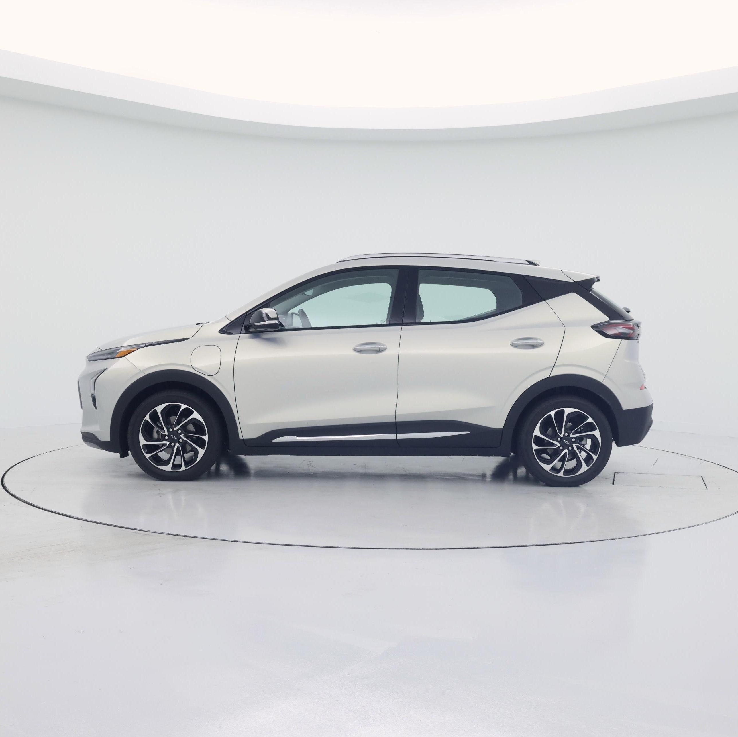 Thumbnail: 2023 Chevrolet Bolt EUV - 3