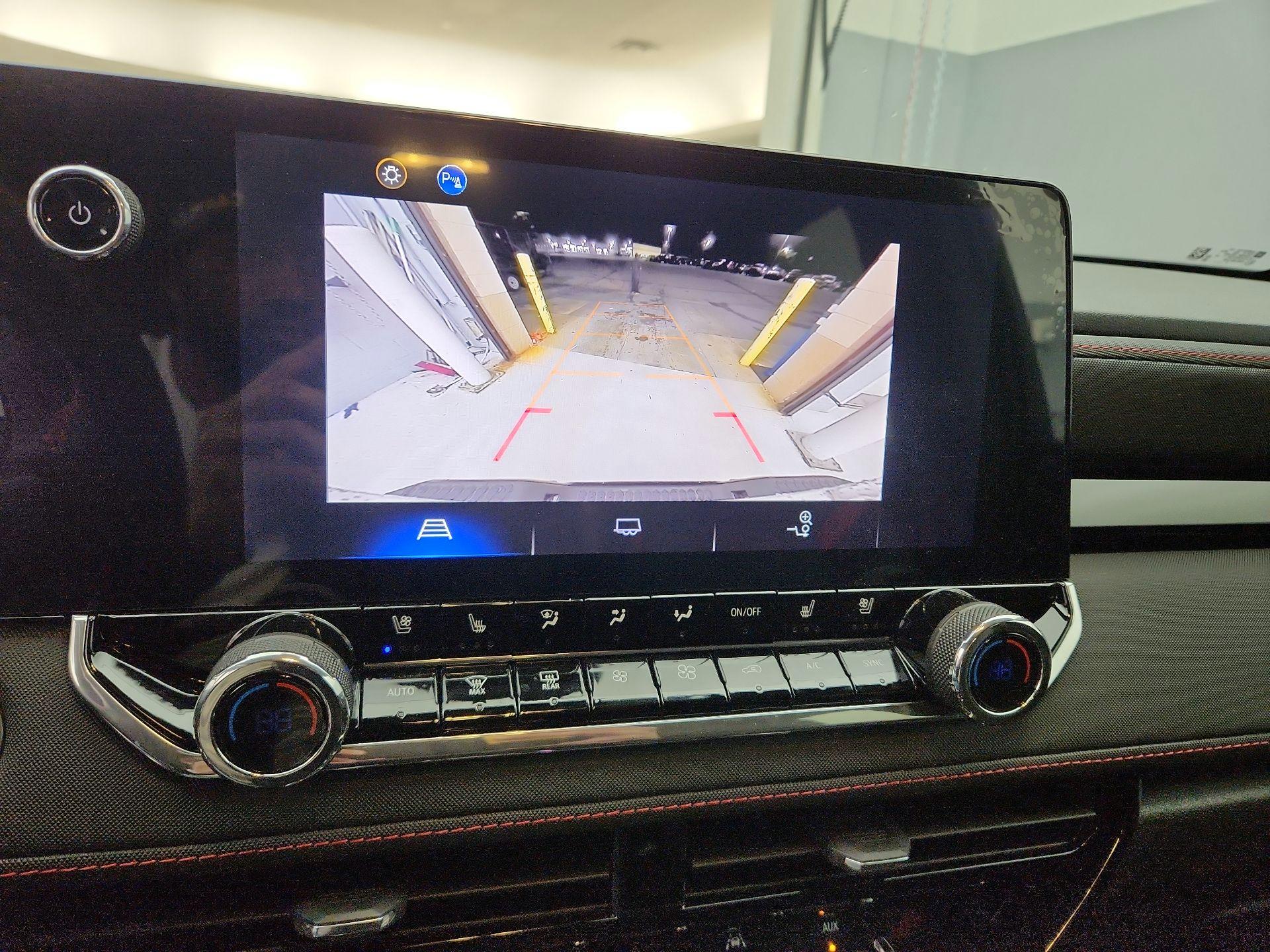 Thumbnail: 2024 Chevrolet Colorado - 15