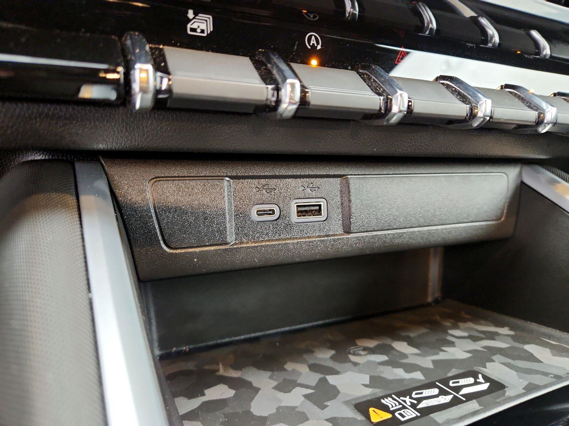 Thumbnail: 2024 Chevrolet Colorado - 19