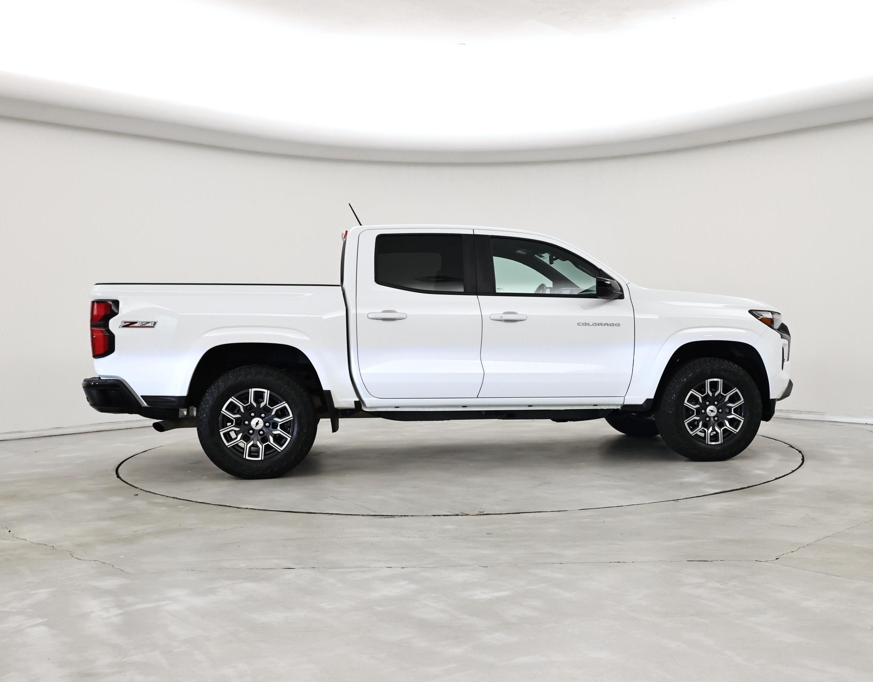 Thumbnail: 2024 Chevrolet Colorado - 7