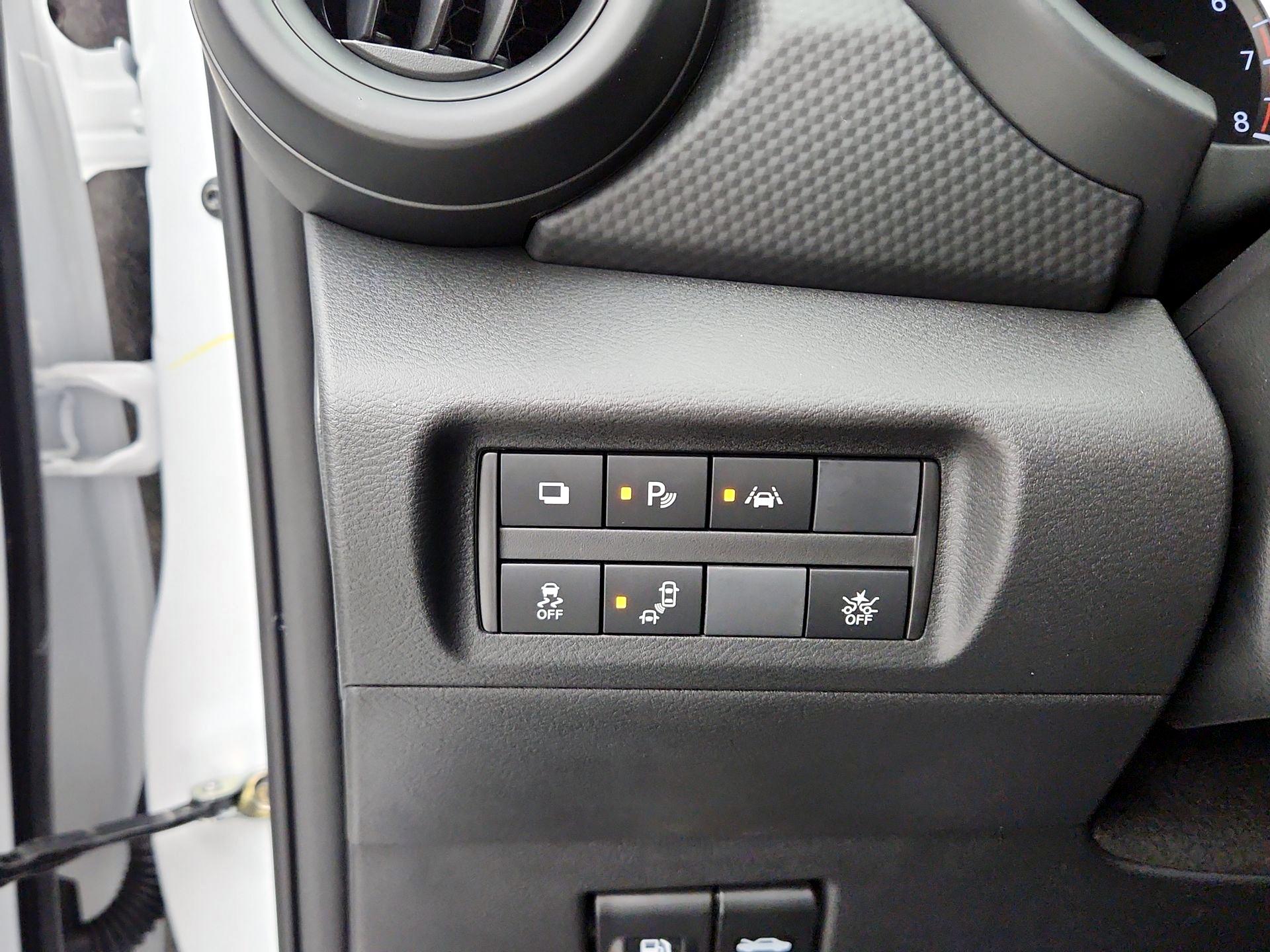 Thumbnail: 2025 Nissan Kicks - 13