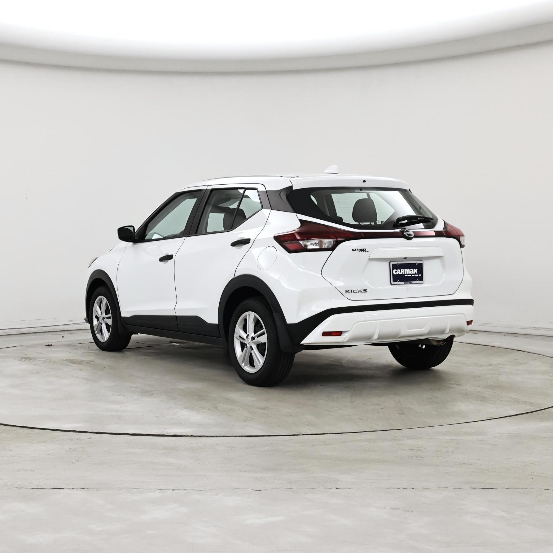 Thumbnail: 2025 Nissan Kicks - 2