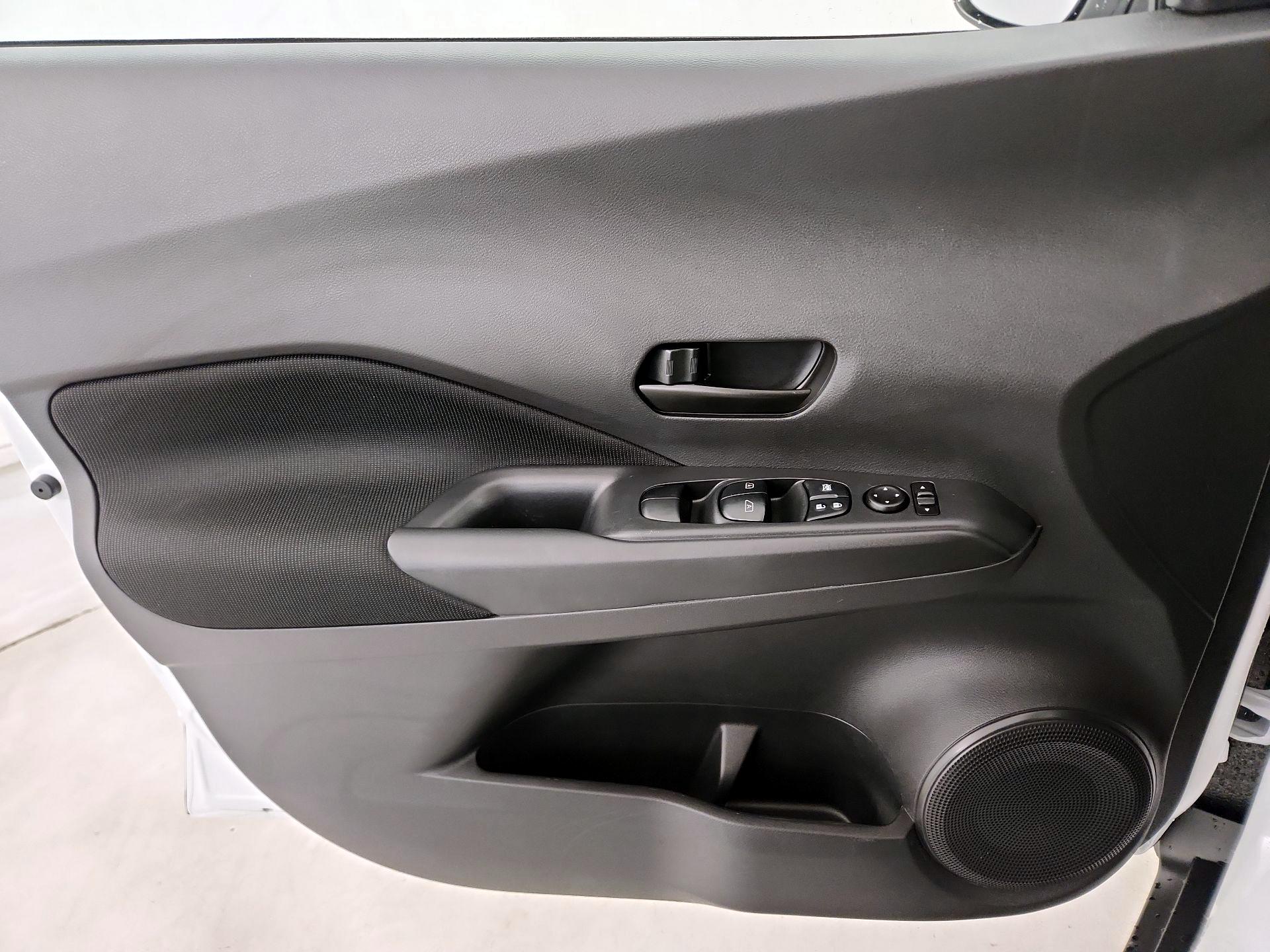 Thumbnail: 2025 Nissan Kicks - 12