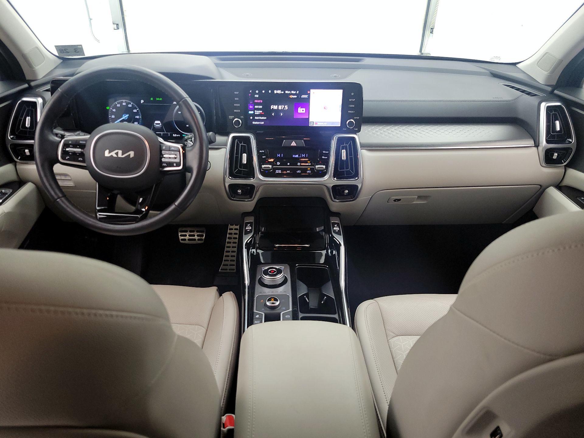 Thumbnail: 2023 Kia Sorento - 9