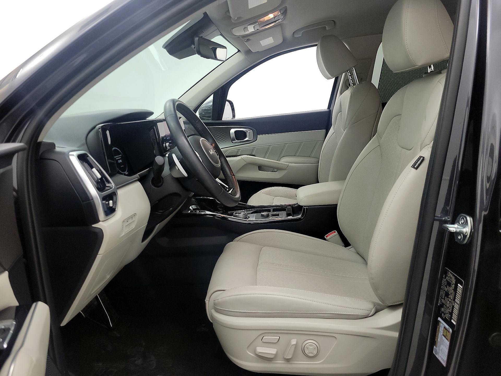 Thumbnail: 2023 Kia Sorento - 11