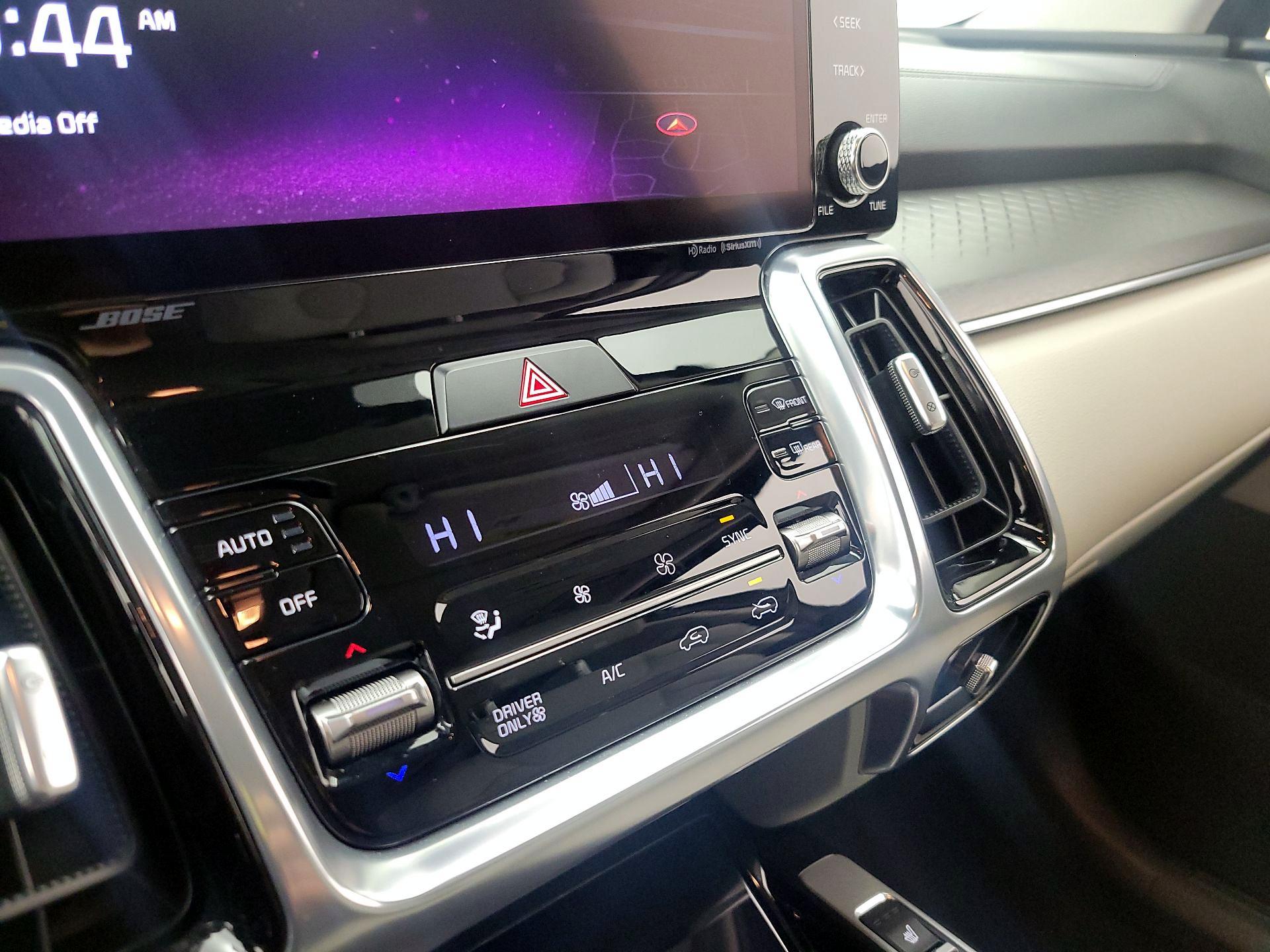 Thumbnail: 2023 Kia Sorento - 15