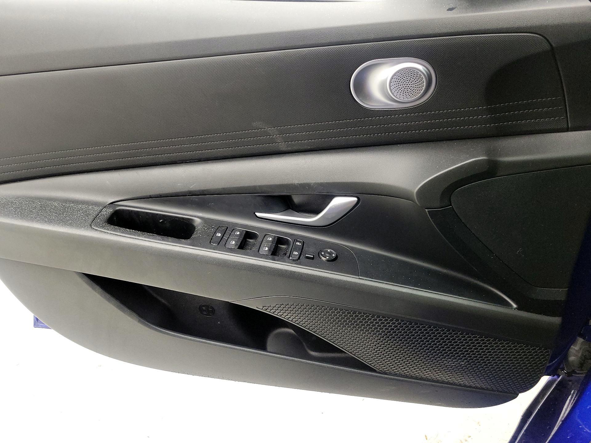 Thumbnail: 2023 Hyundai Elantra - 12