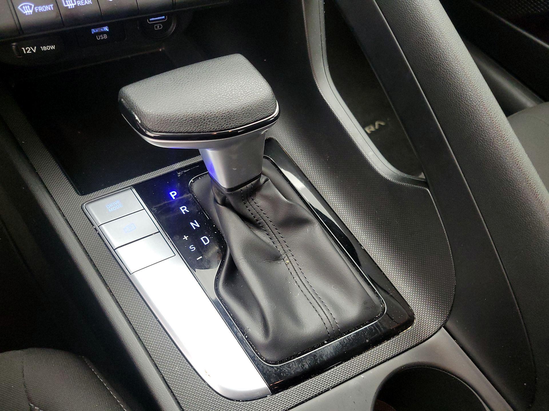 Thumbnail: 2023 Hyundai Elantra - 17