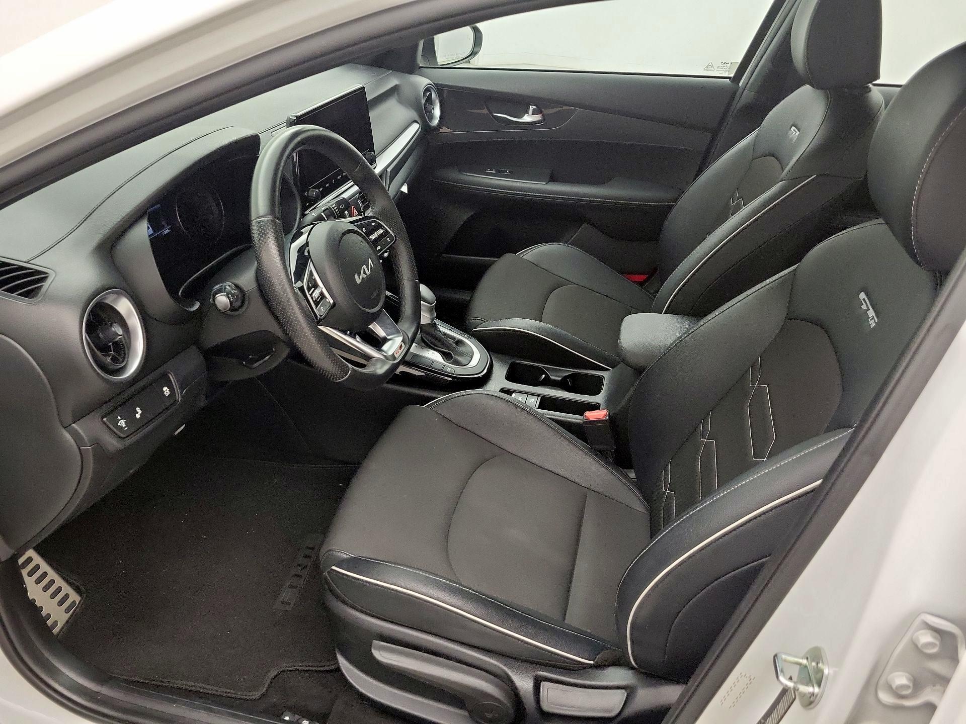 Thumbnail: 2023 Kia Forte - 11