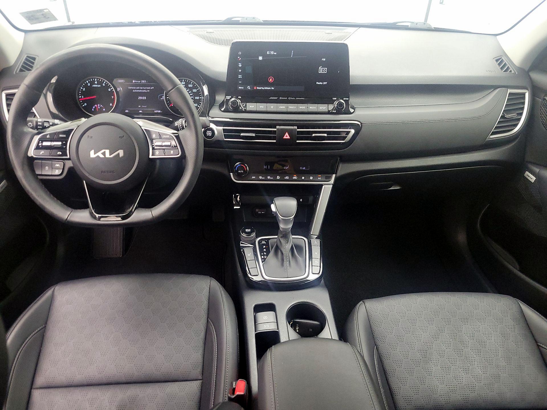 Thumbnail: 2023 Kia Seltos - 9