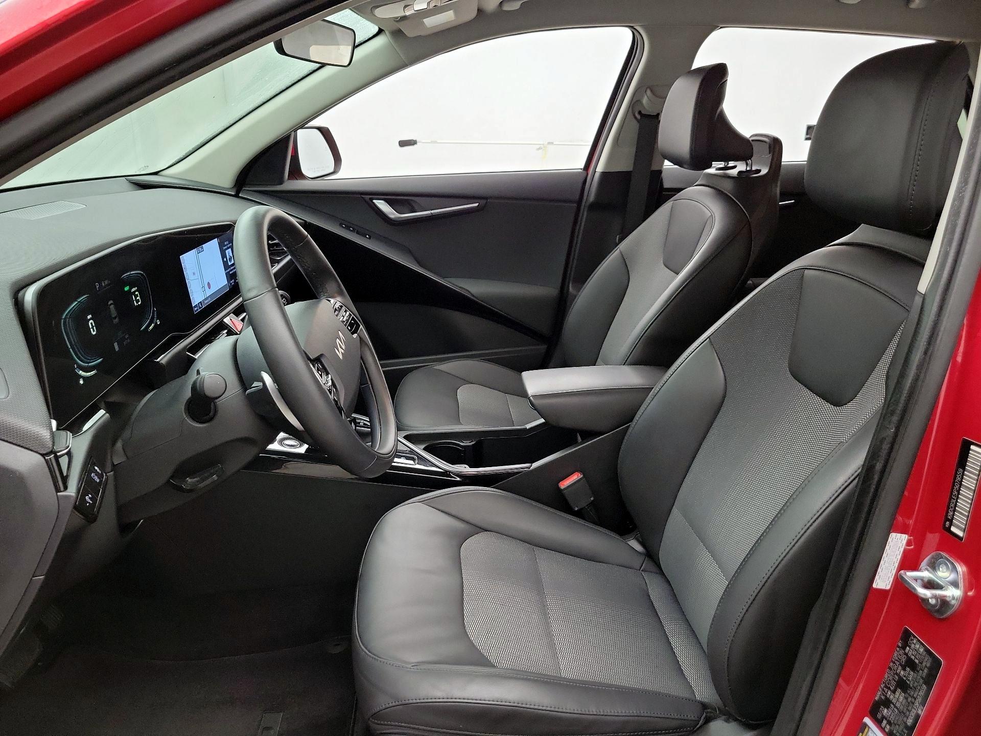 Thumbnail: 2023 Kia Niro - 11