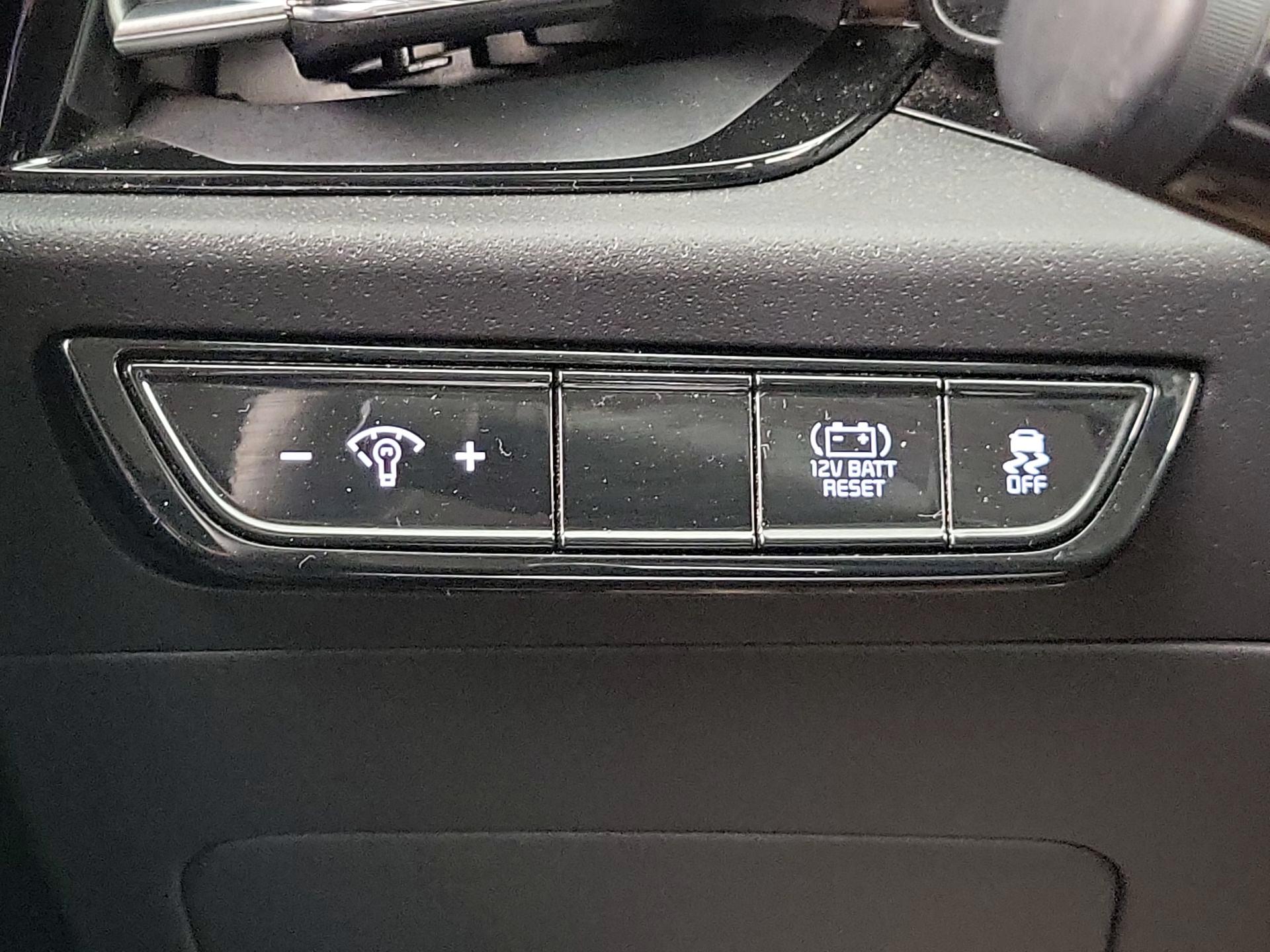 Thumbnail: 2023 Kia Niro - 13