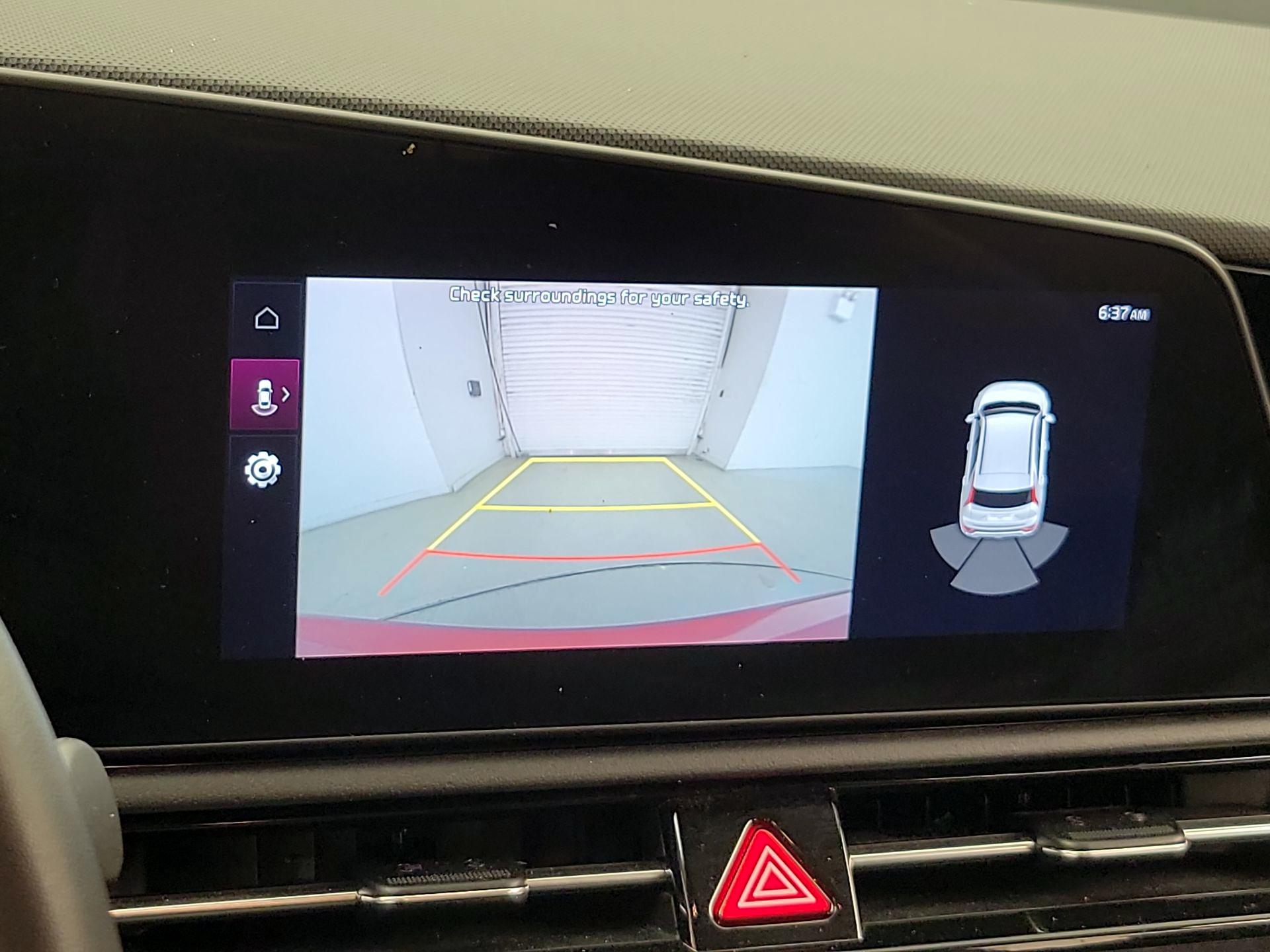 Thumbnail: 2023 Kia Niro - 15