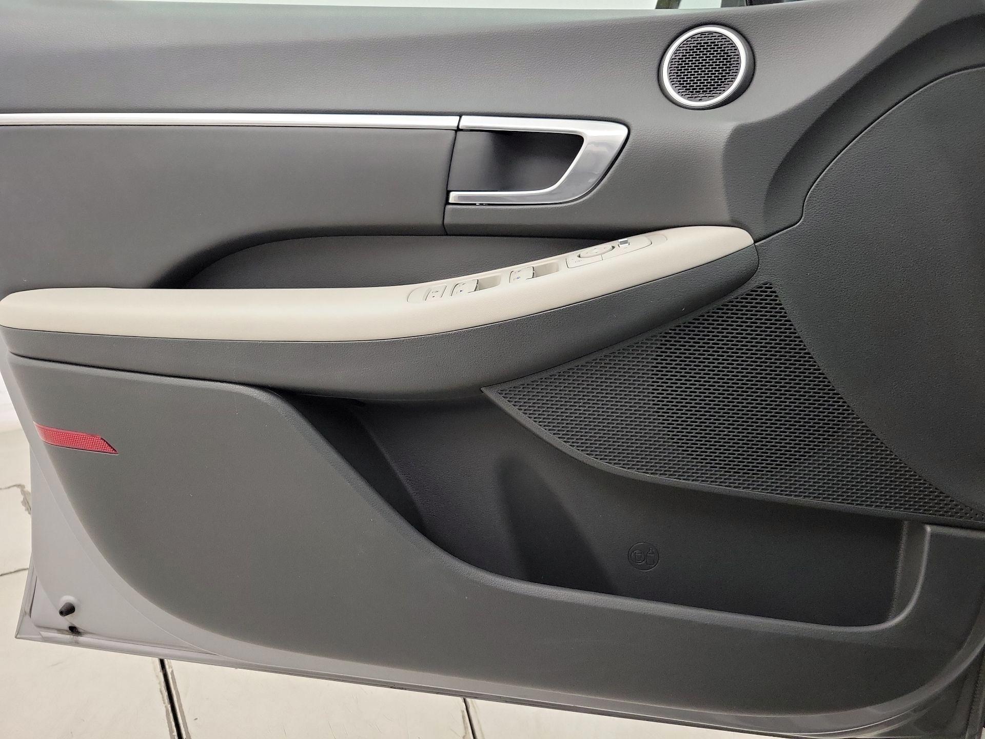 Thumbnail: 2023 Hyundai Sonata - 12