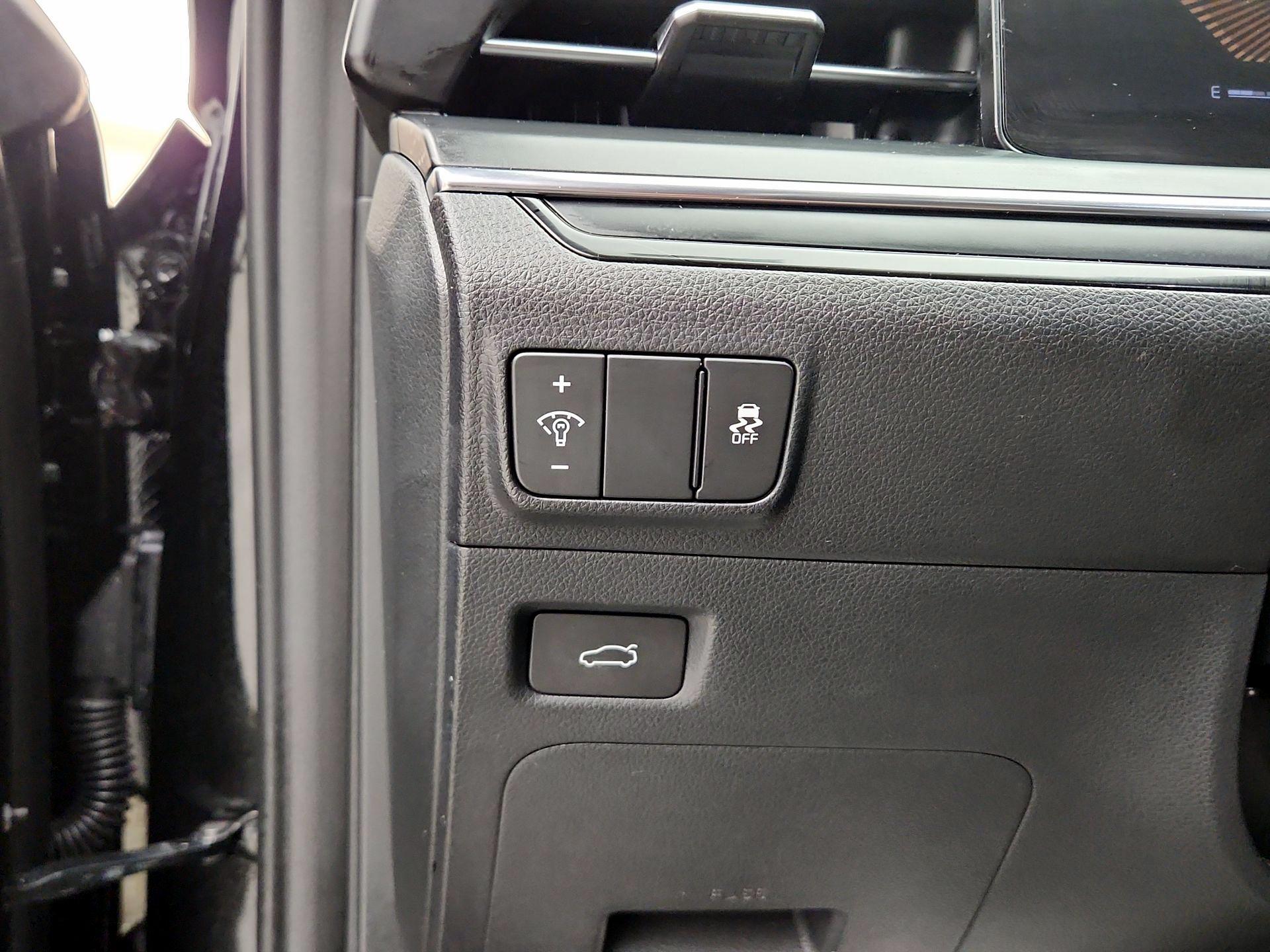 Thumbnail: 2025 Kia K5 - 13