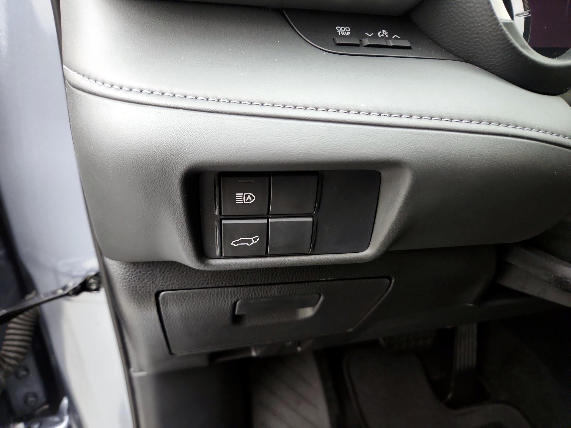 Thumbnail: 2020 Toyota Highlander - 13