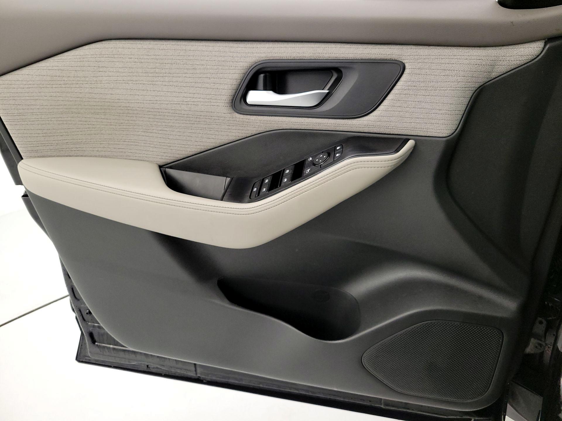 Thumbnail: 2023 Nissan Rogue - 12