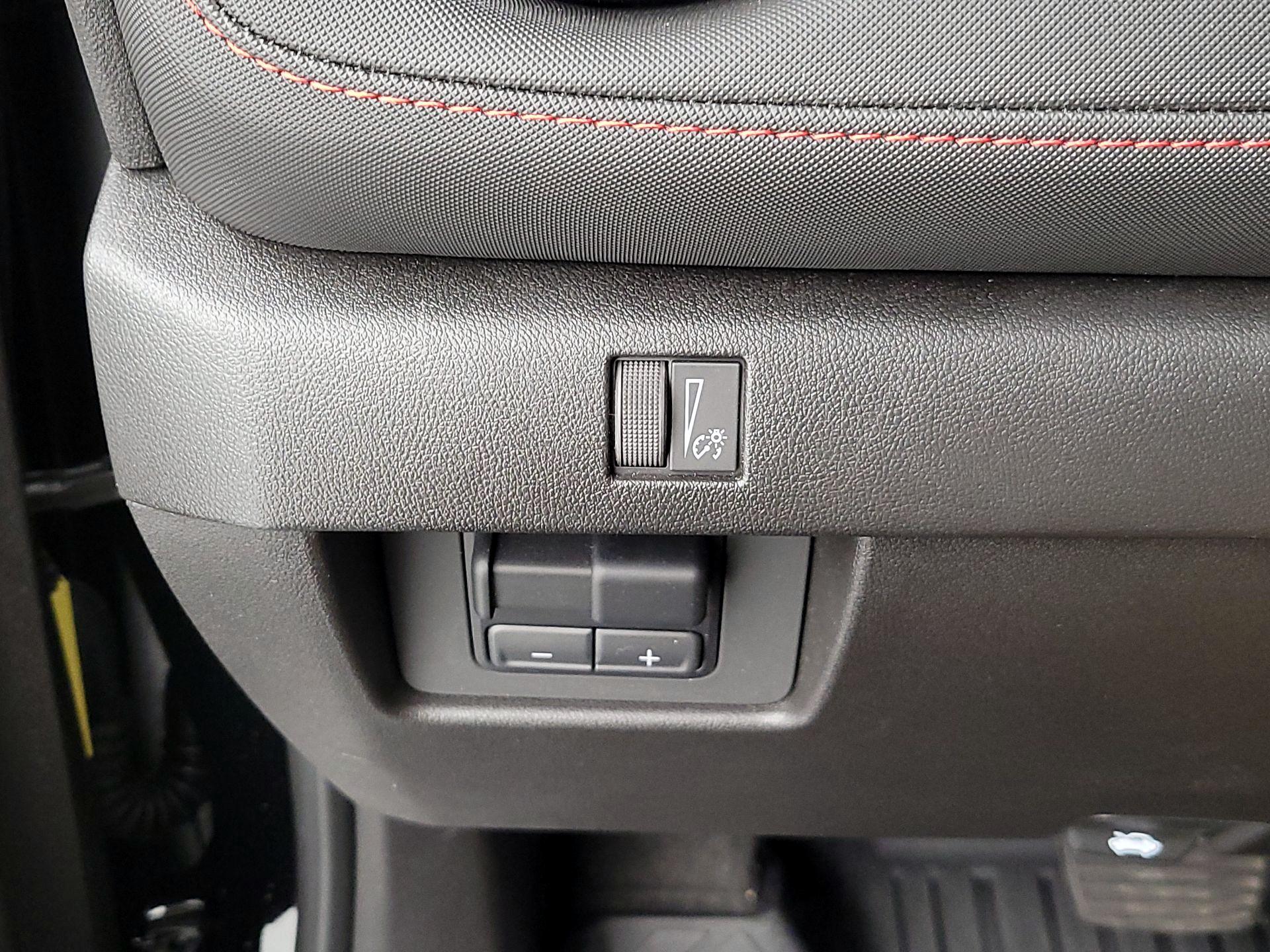 Thumbnail: 2025 Chevrolet Colorado - 13