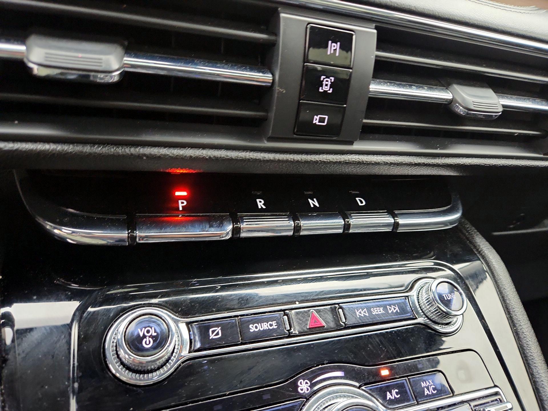 Thumbnail: 2022 Lincoln Corsair - 18