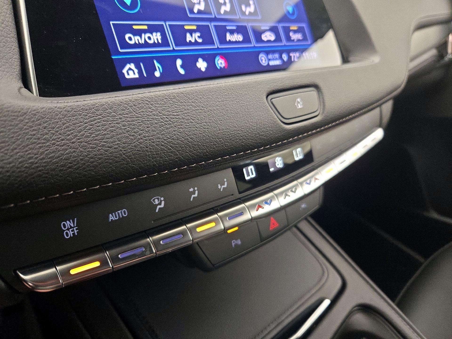 Thumbnail: 2023 Cadillac XT4 - 16