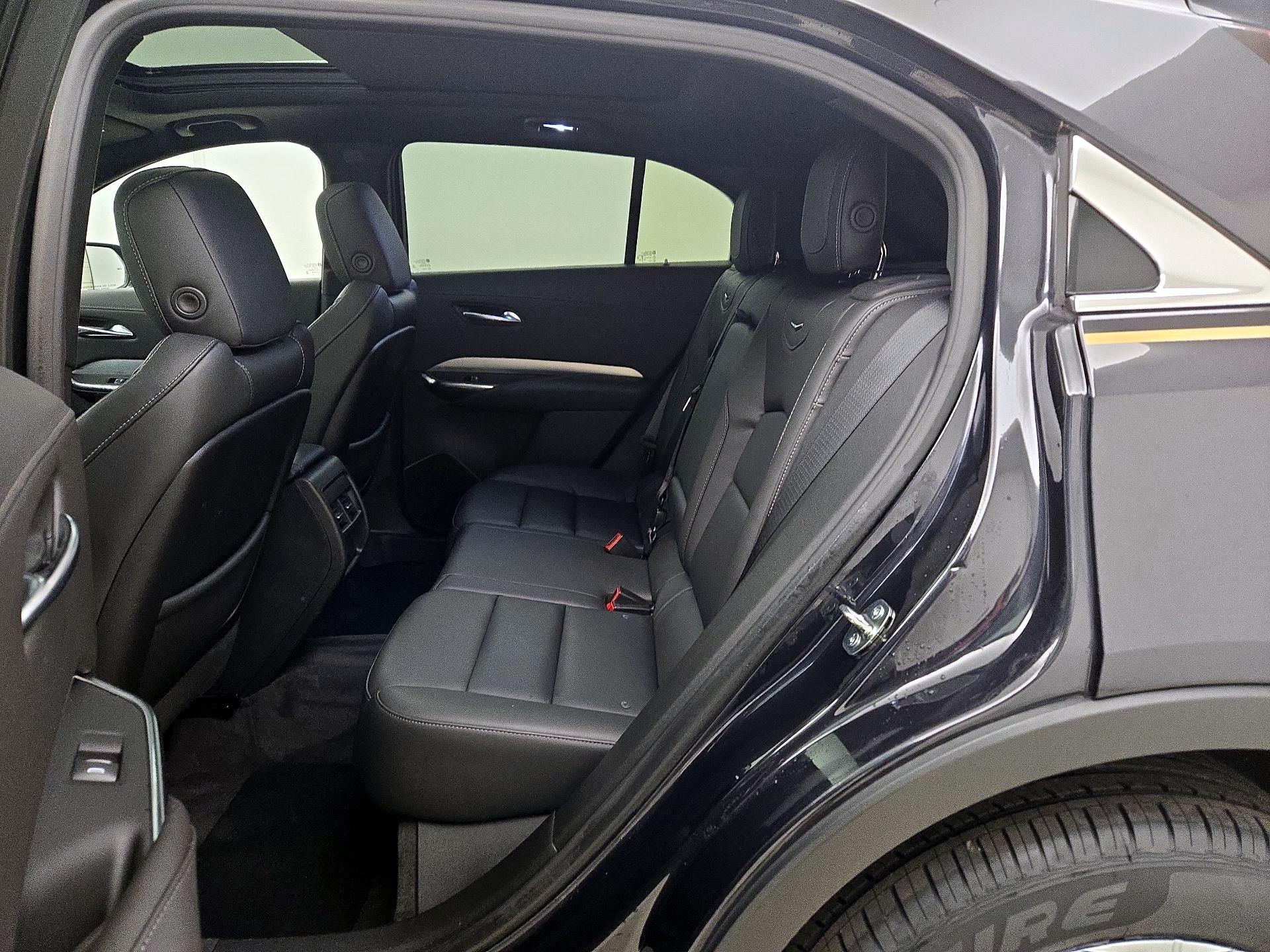 Thumbnail: 2023 Cadillac XT4 - 20