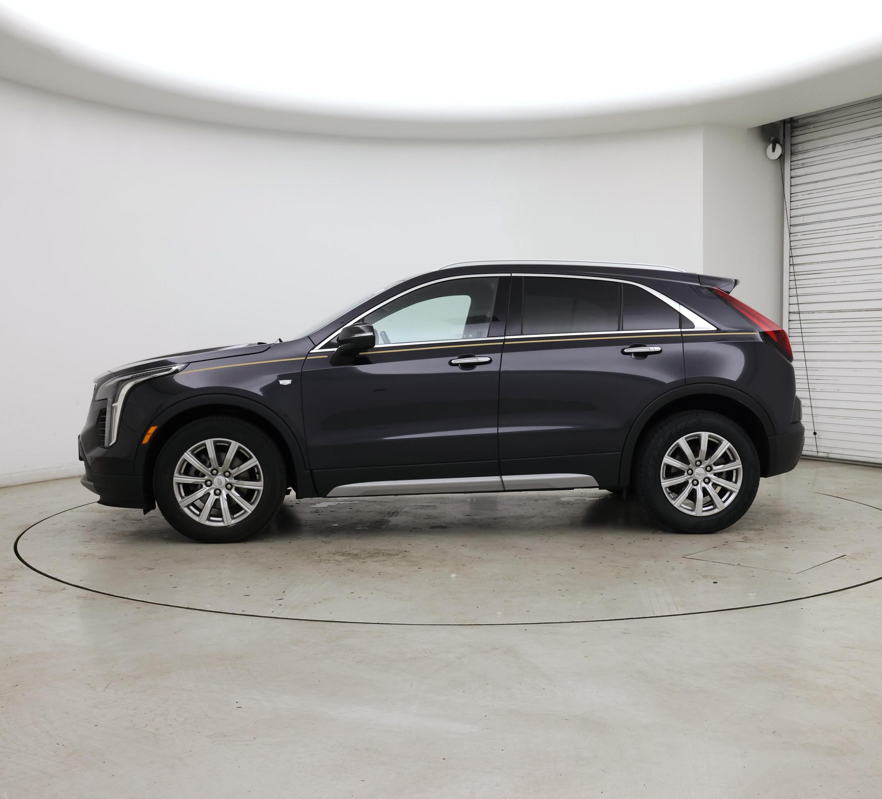 Thumbnail: 2023 Cadillac XT4 - 3