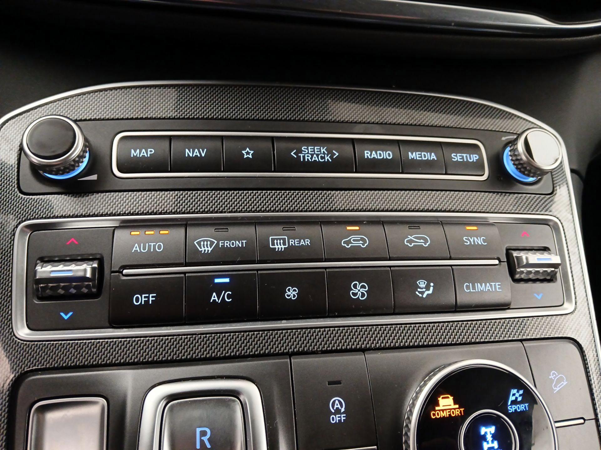 Thumbnail: 2022 Hyundai Santa Fe - 17