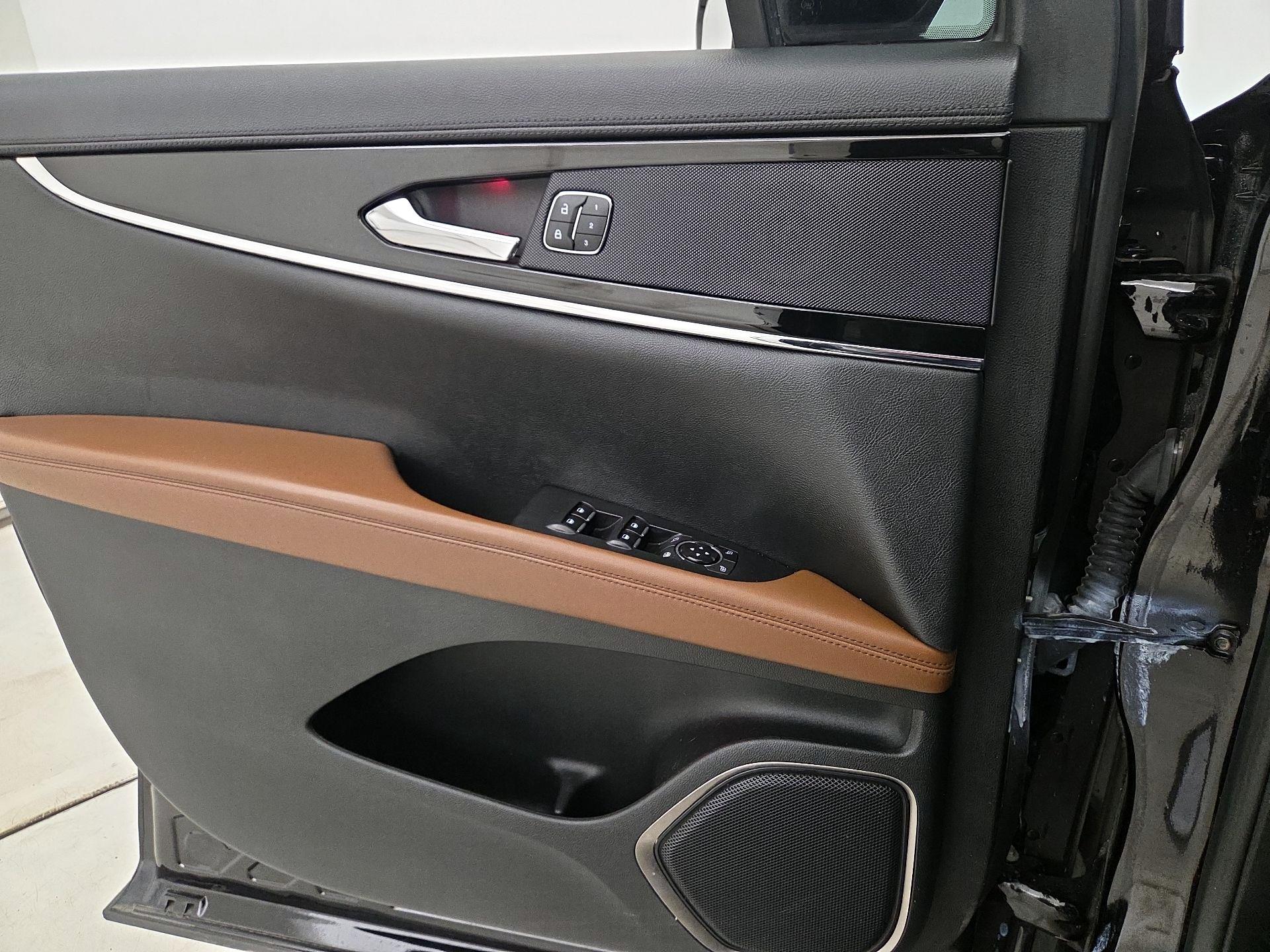 Thumbnail: 2023 Lincoln Nautilus - 12