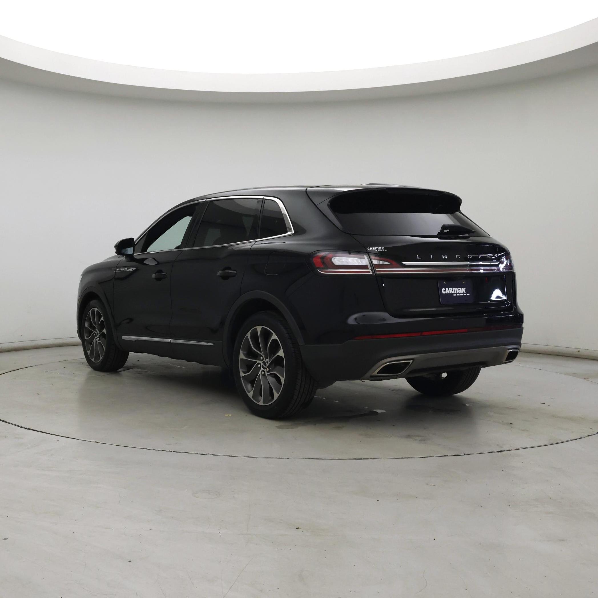 Thumbnail: 2023 Lincoln Nautilus - 2