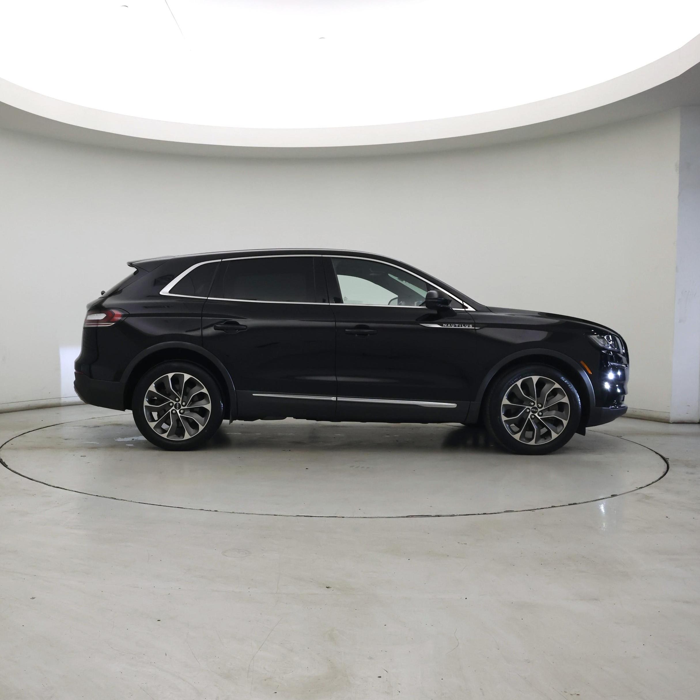 Thumbnail: 2023 Lincoln Nautilus - 7