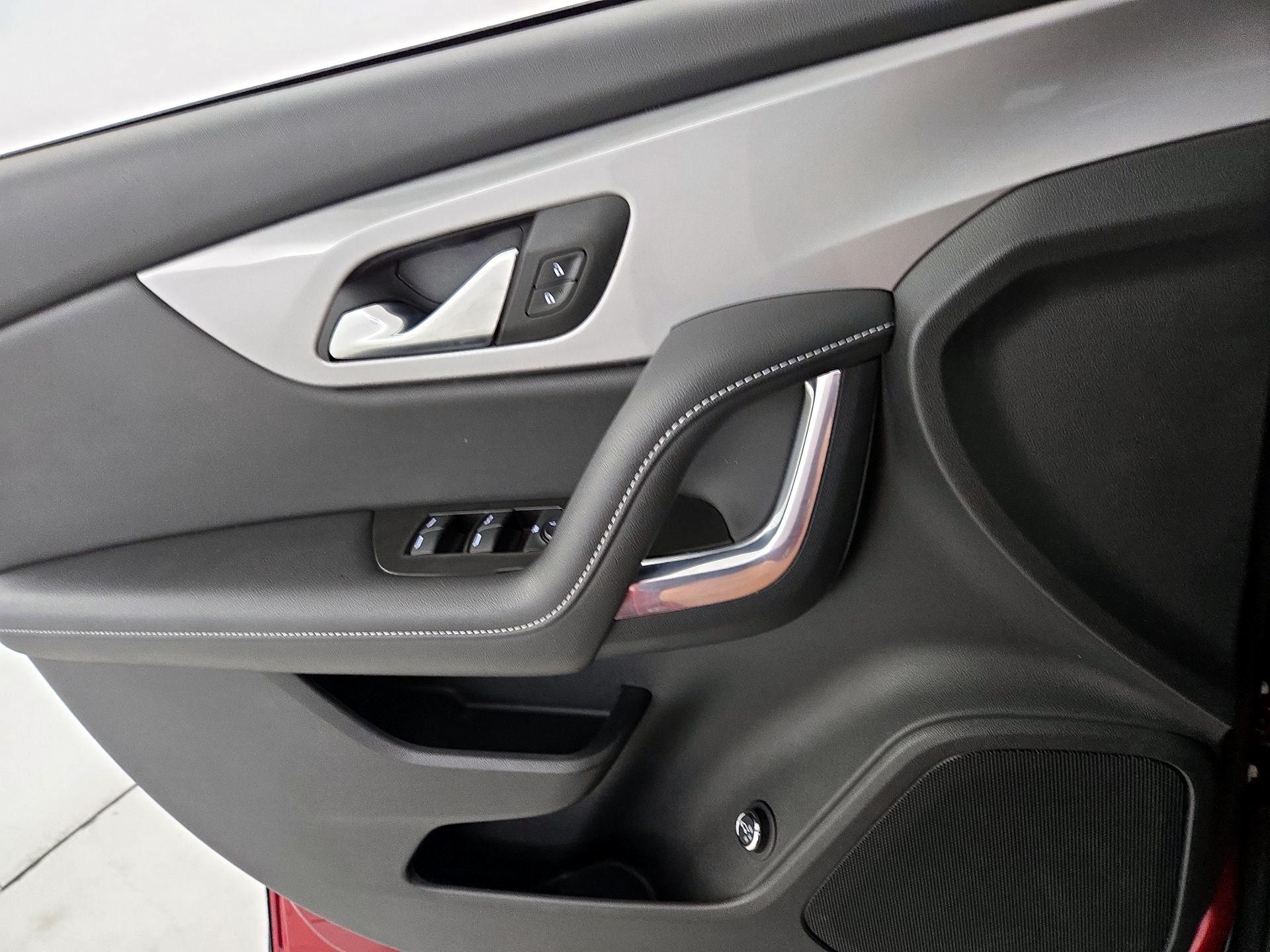 Thumbnail: 2023 Chevrolet Blazer - 12