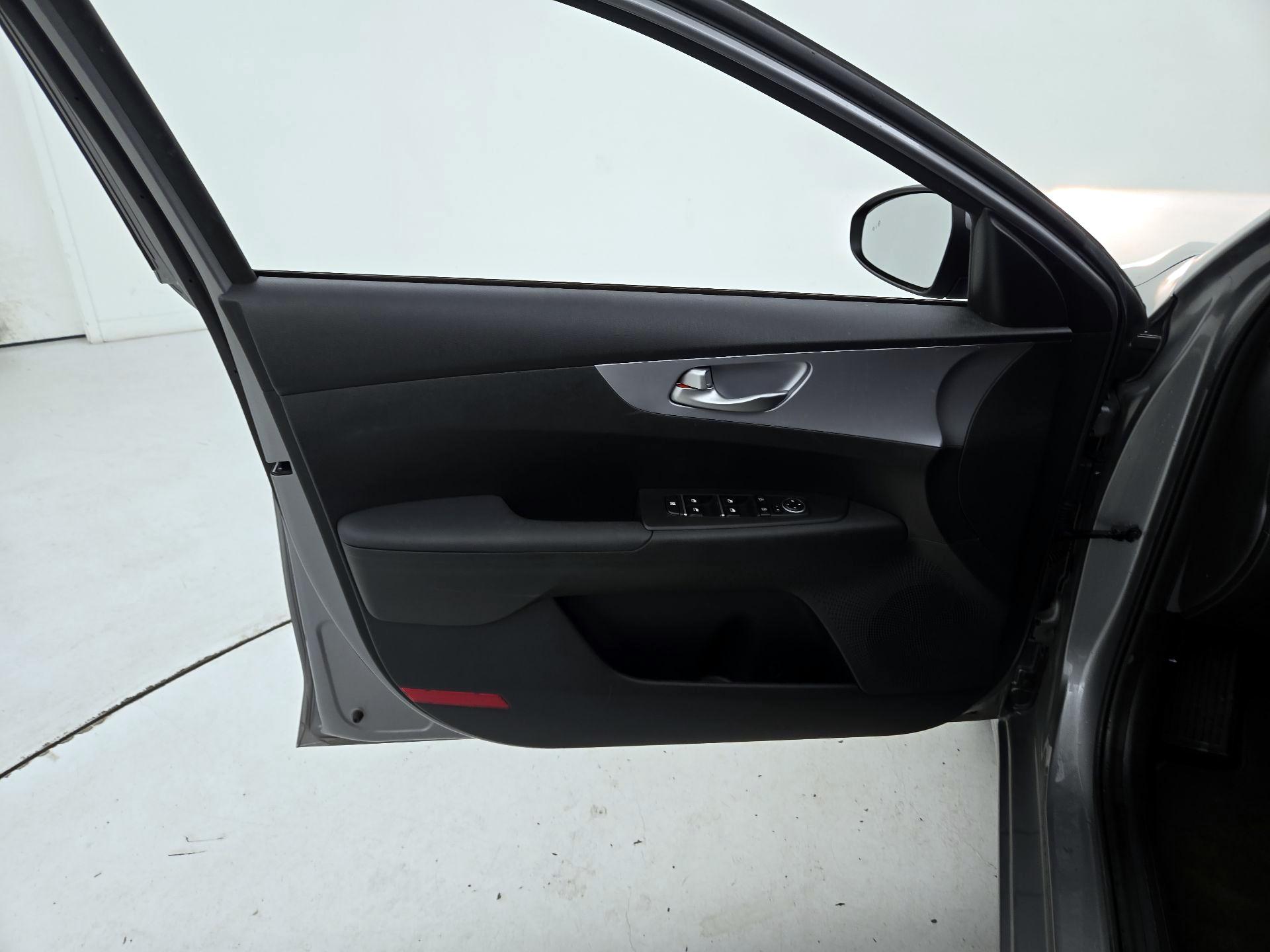 Thumbnail: 2023 Kia Forte - 12