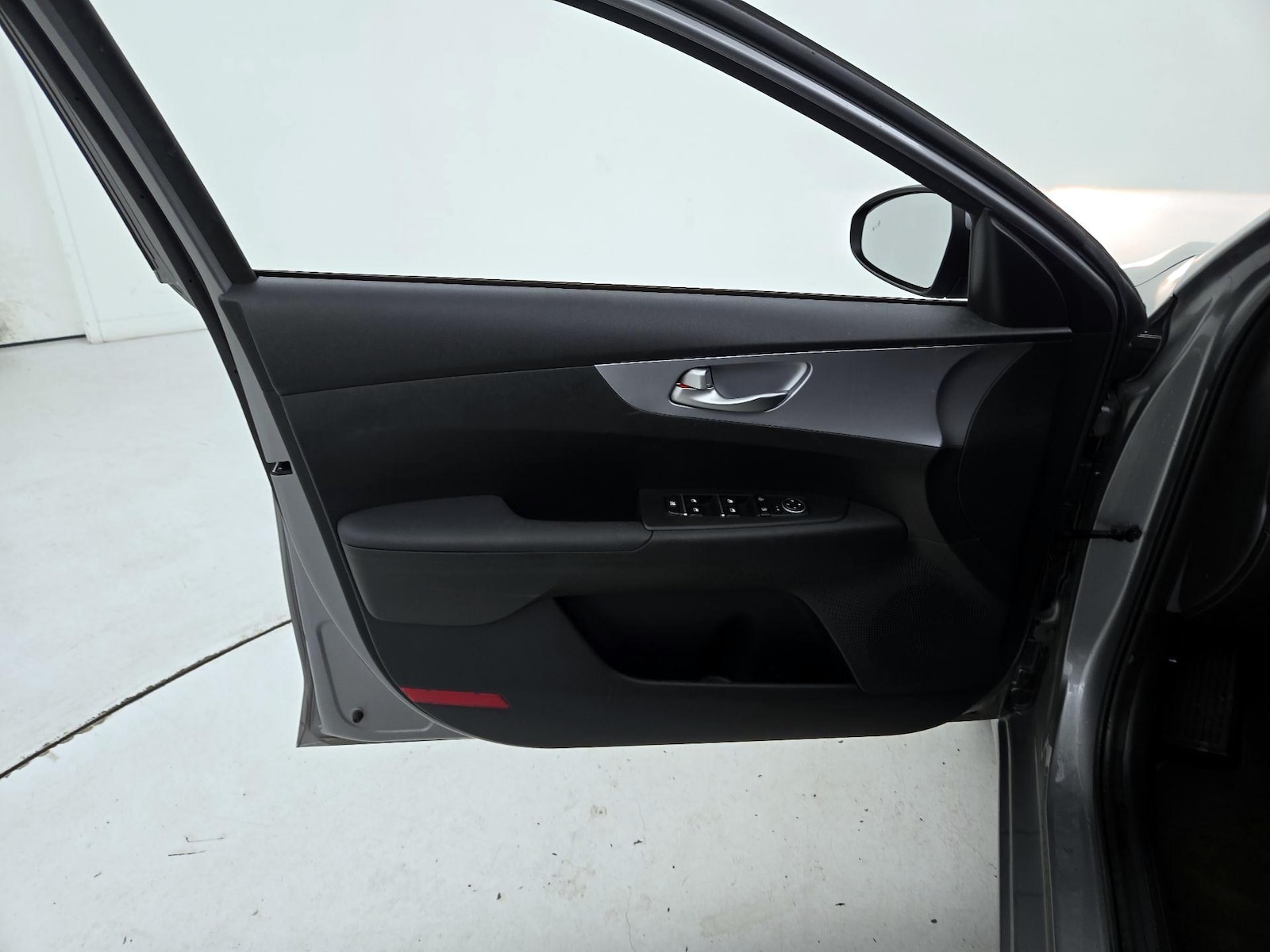 2023 Kia Forte LXS - Photo 13