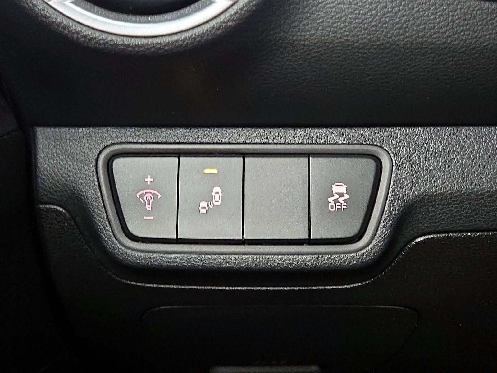2023 Kia Forte LXS - Photo 14