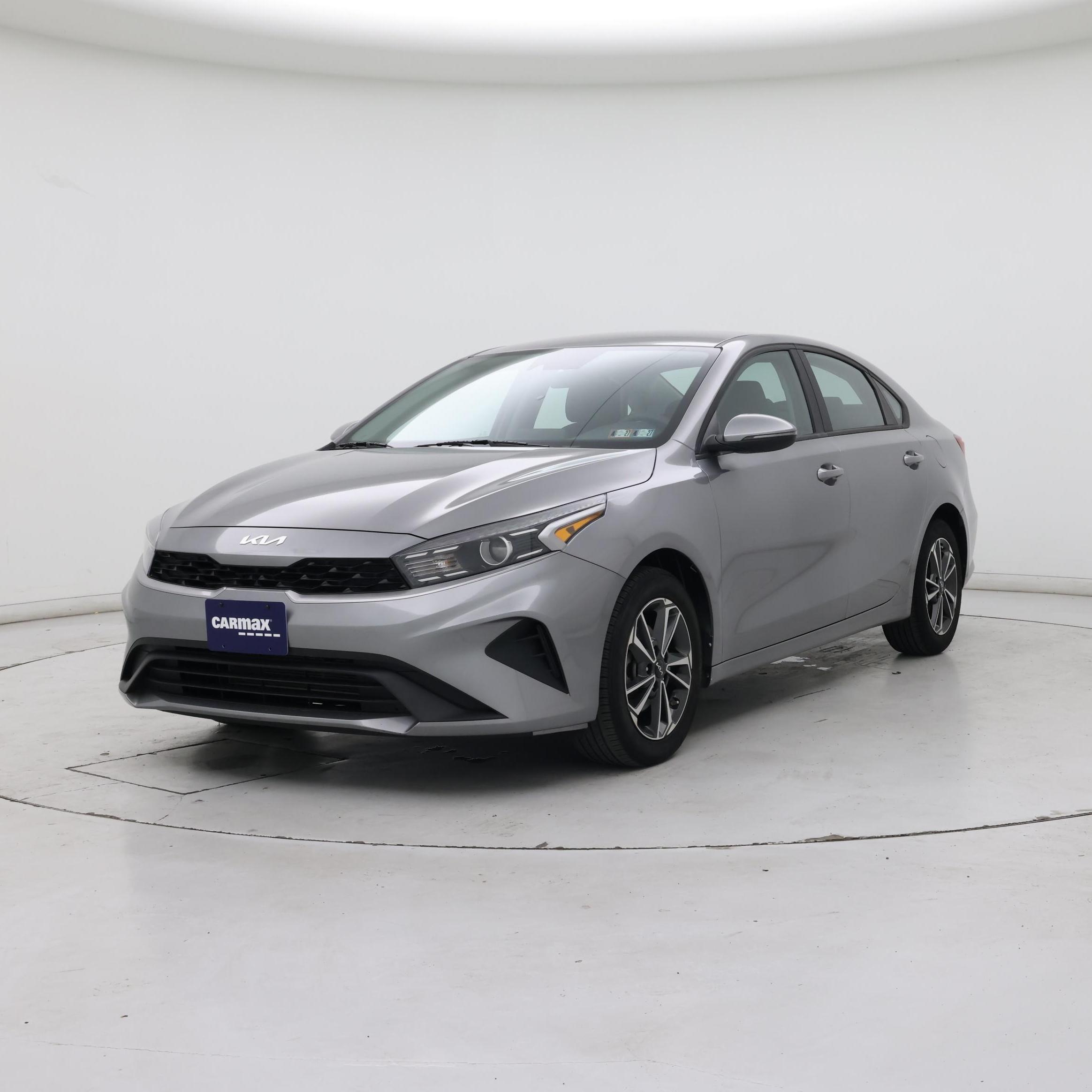 Thumbnail: 2023 Kia Forte - 4