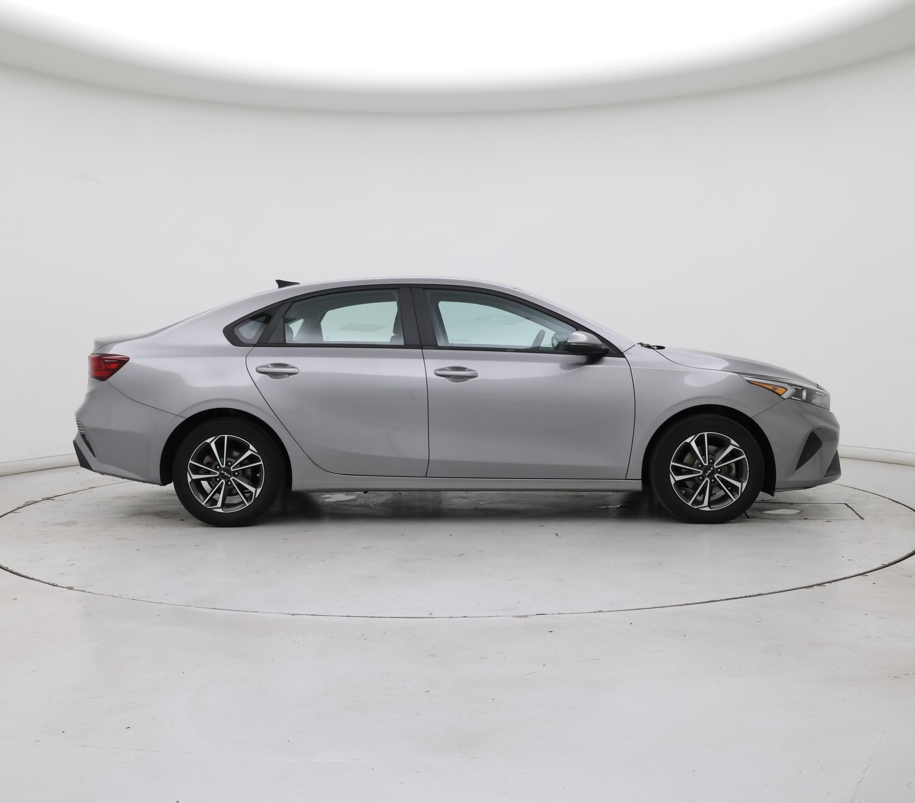 Thumbnail: 2023 Kia Forte - 7