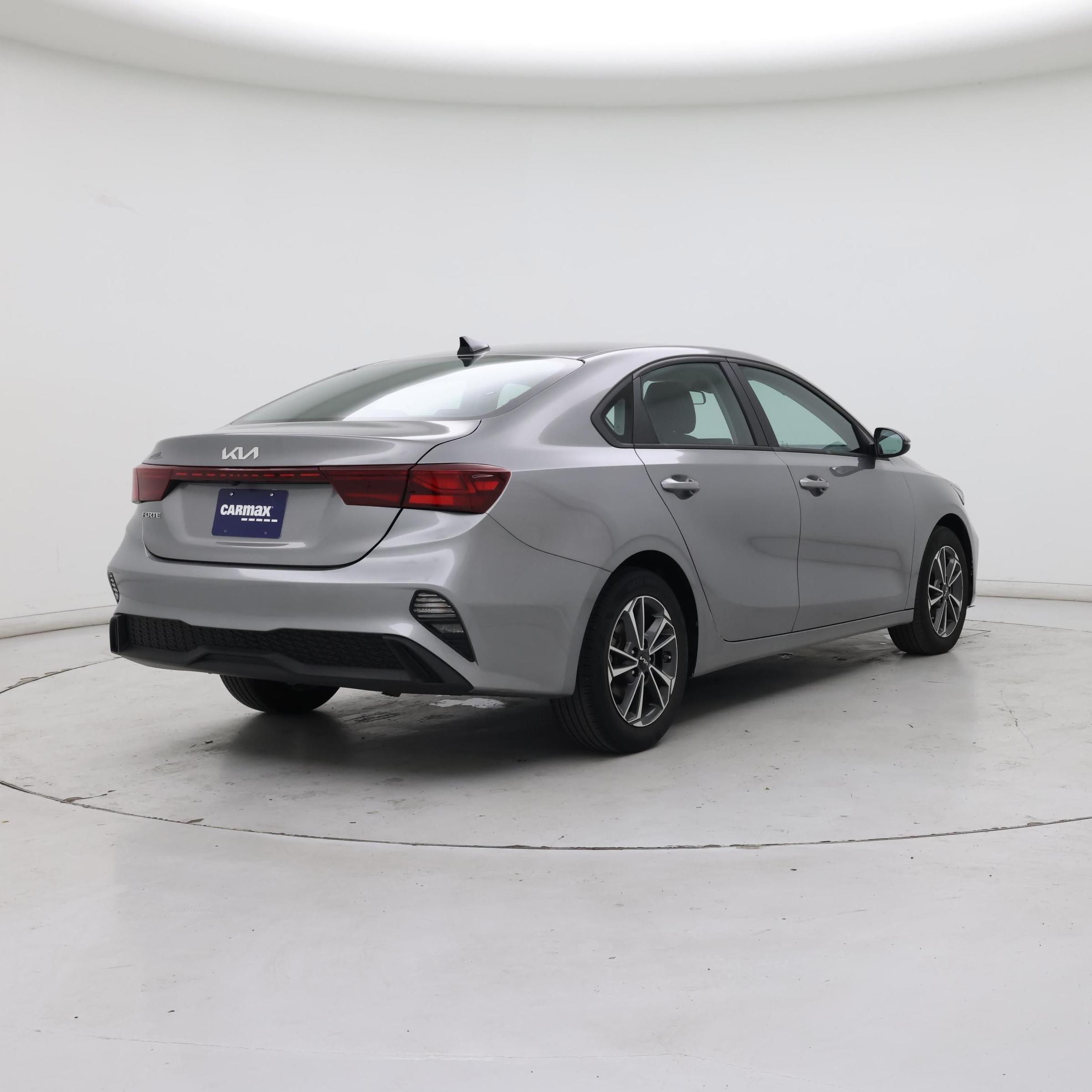 Thumbnail: 2023 Kia Forte - 8