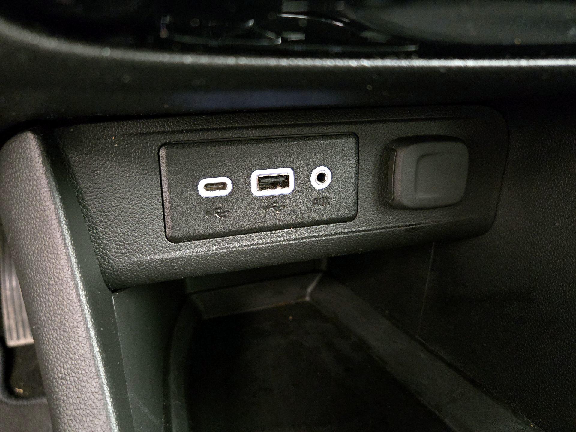 Thumbnail: 2023 Buick Encore GX - 18