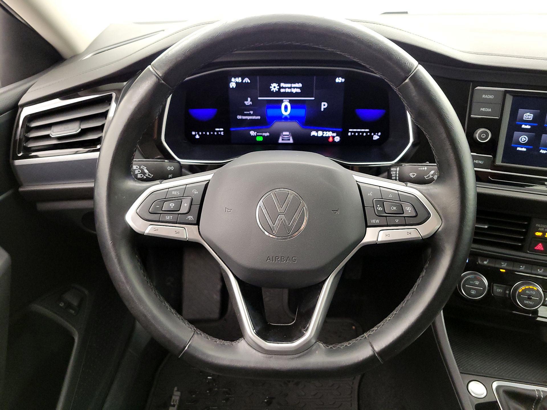 Thumbnail: 2023 Volkswagen Jetta - 10