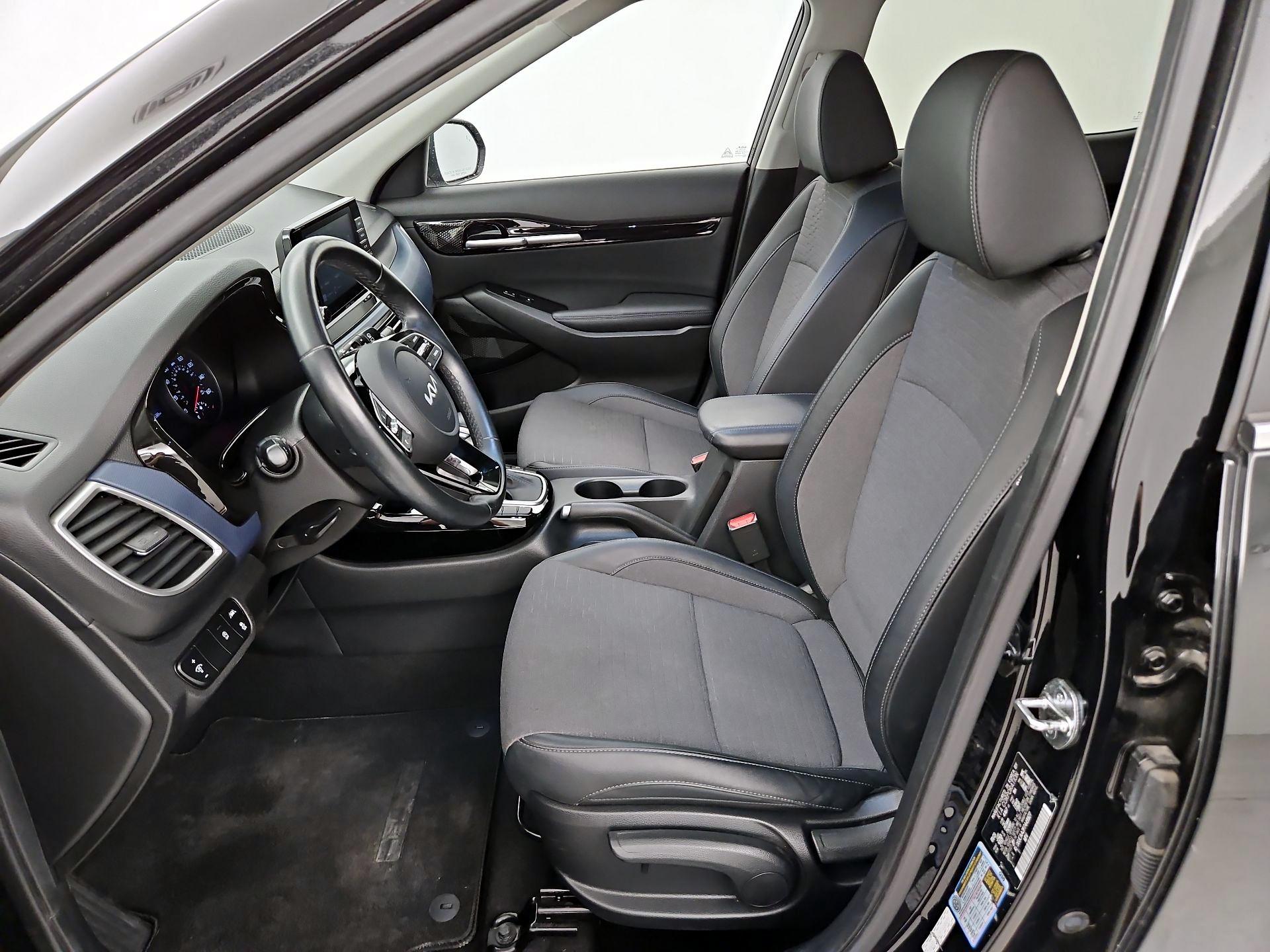 Thumbnail: 2023 Kia Seltos - 11