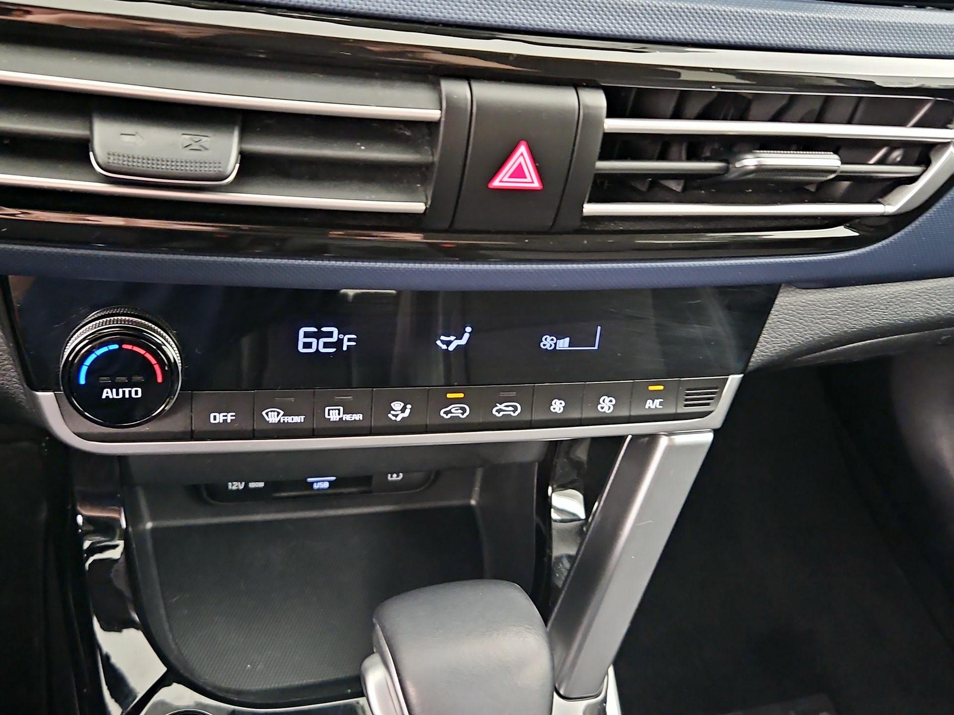 Thumbnail: 2023 Kia Seltos - 16