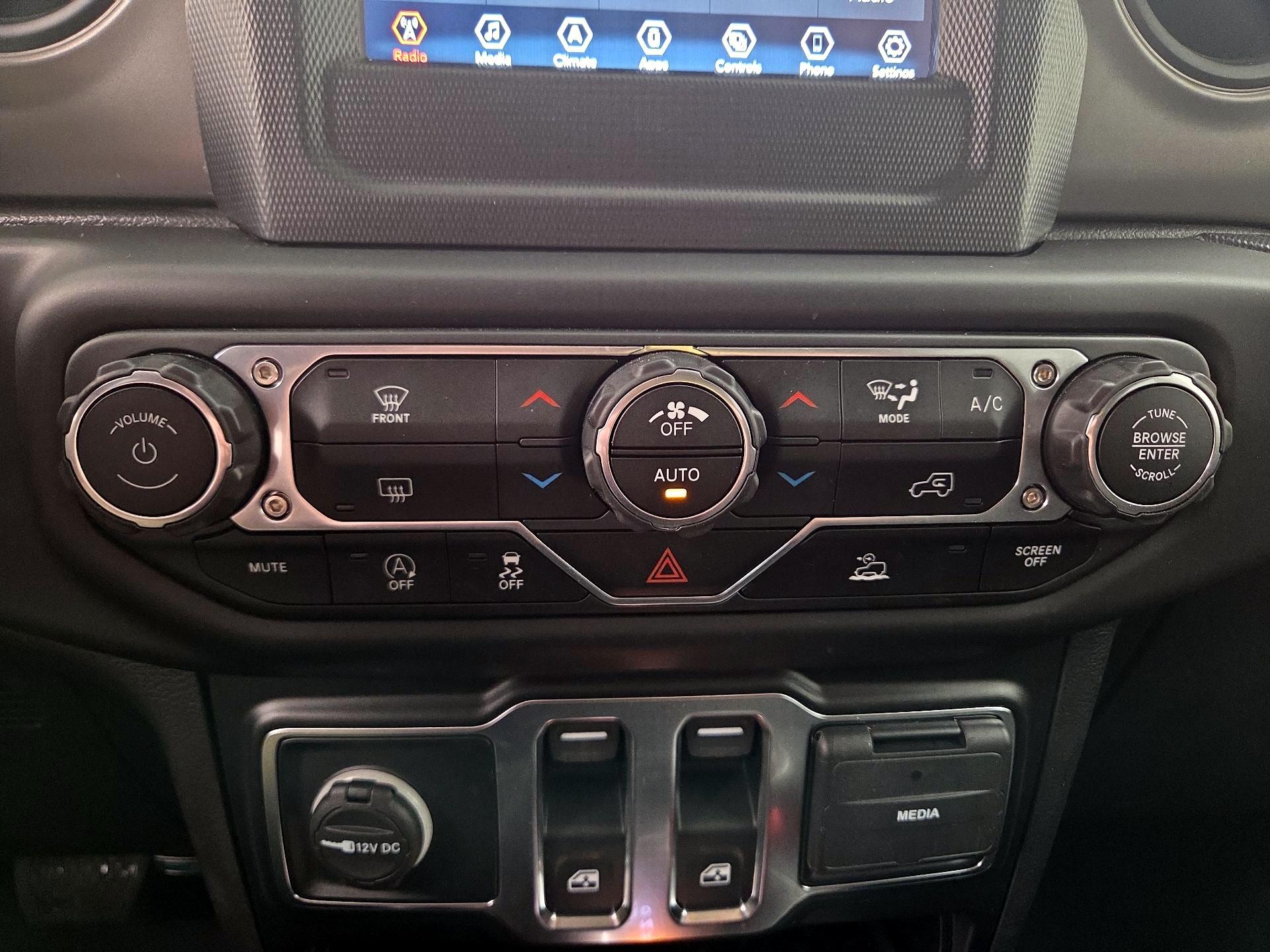 Thumbnail: 2022 Jeep Wrangler - 17